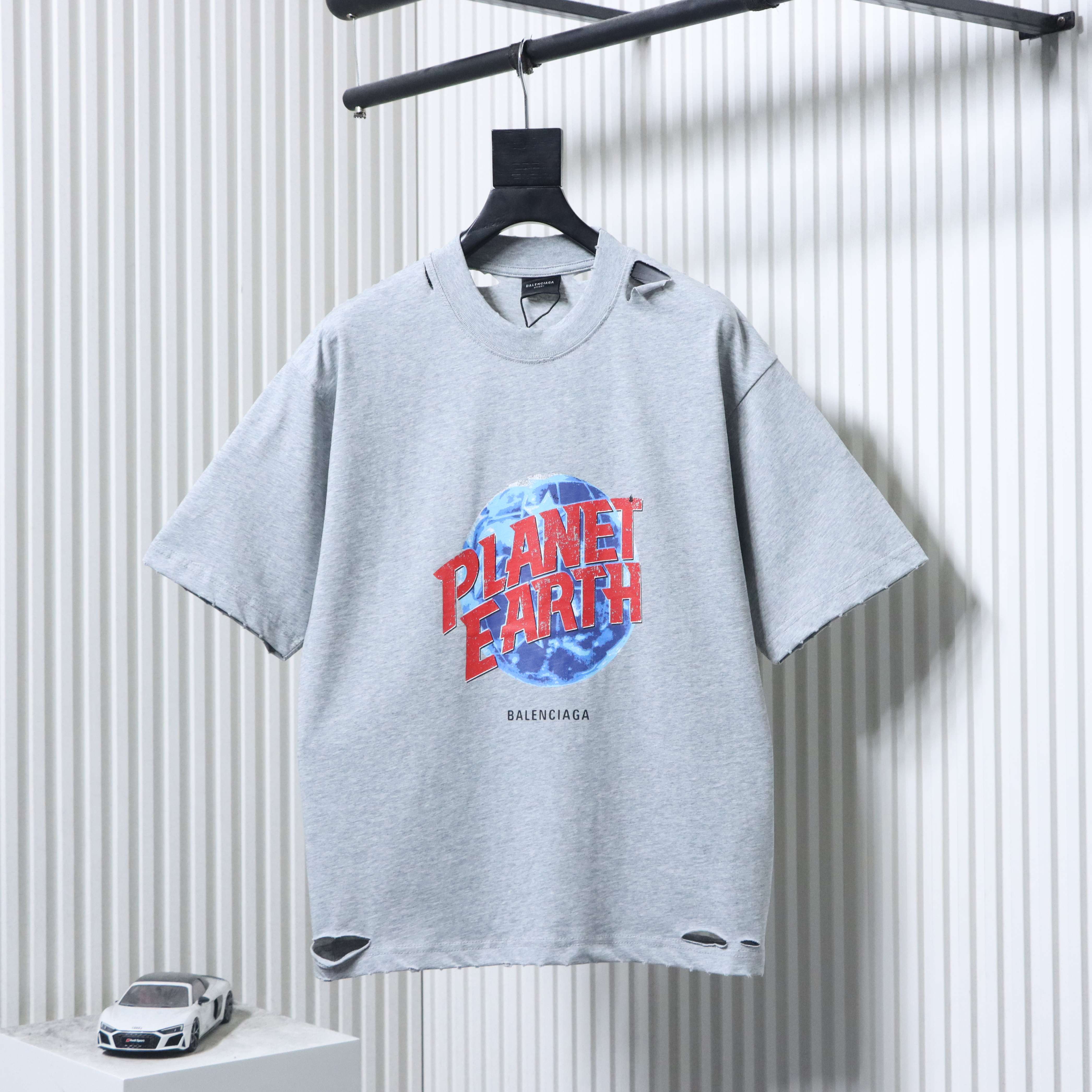 Balenciaga Earth Print Ripped Short Sleeve T-Shirt Style 1