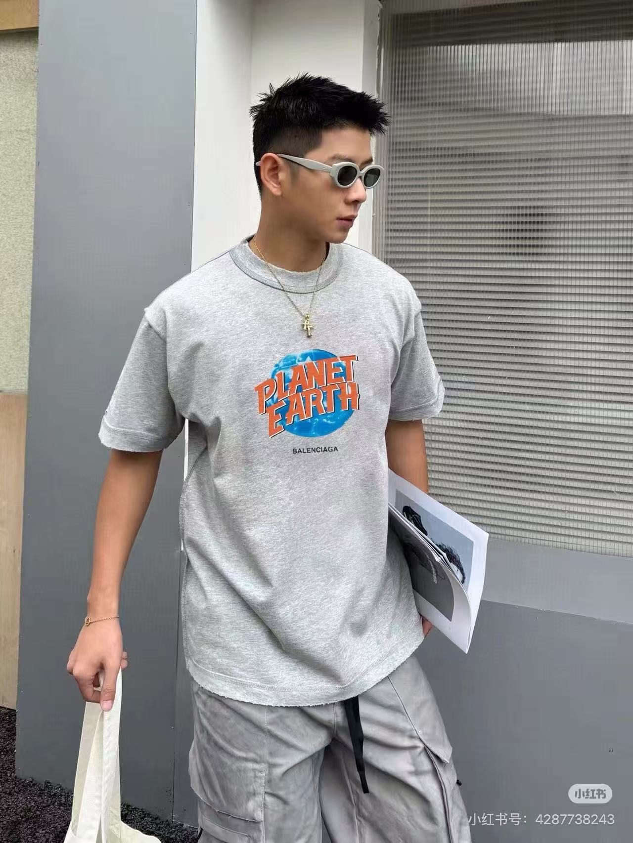 Balenciaga Earth Print Ripped Short Sleeve T-Shirt Style 1