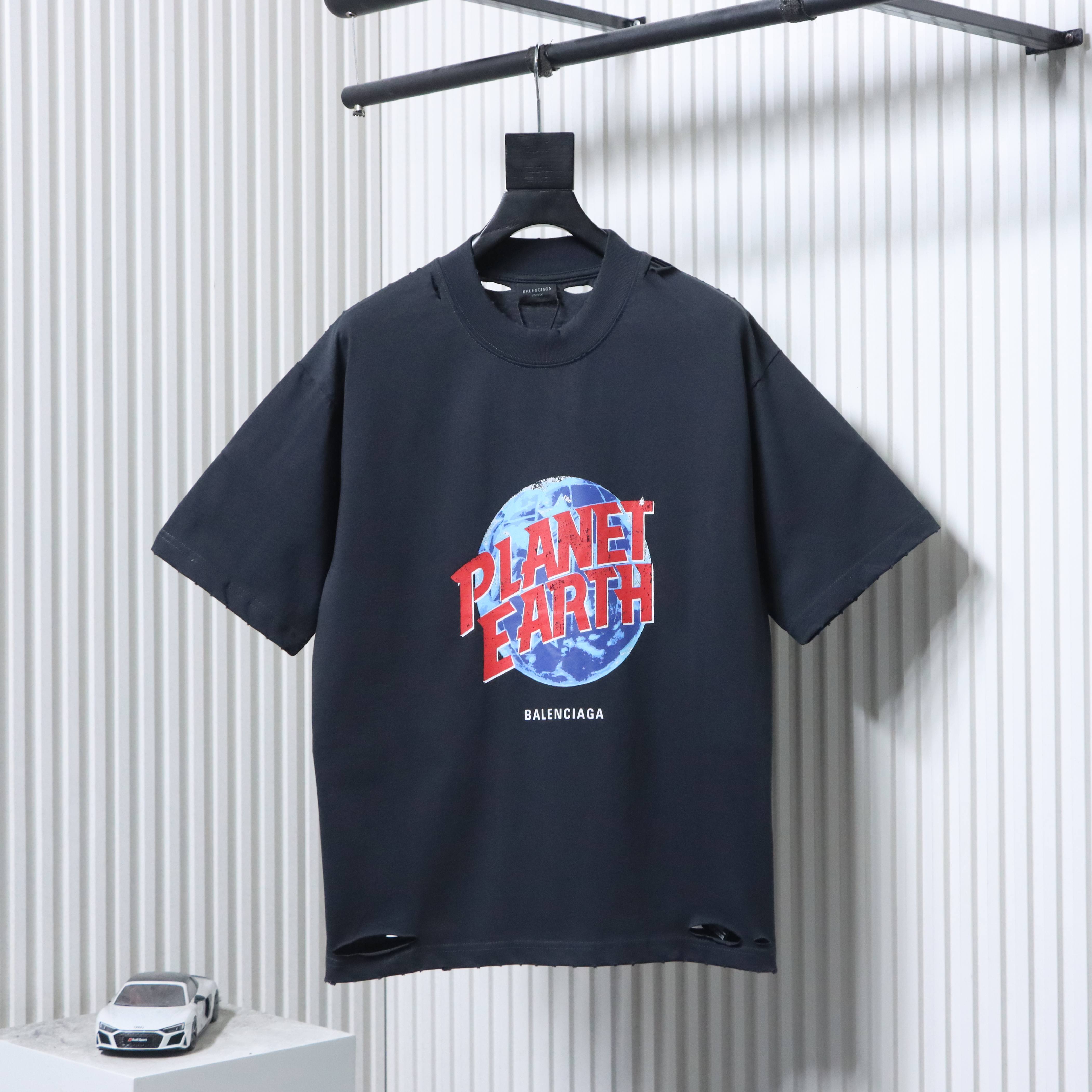 Balenciaga Earth Print Ripped Short Sleeve T-Shirt Style 2