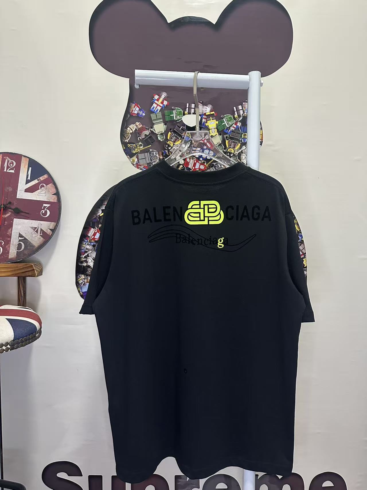 Balenciaga L26712 Style 1 T-Shirt