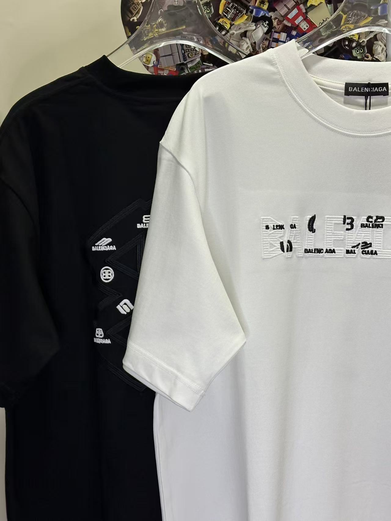 Balenciaga L26870 Style 1 T-Shirt
