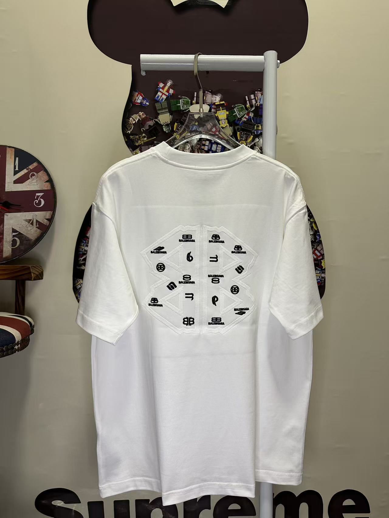 Balenciaga L26870 Style 1 T-Shirt