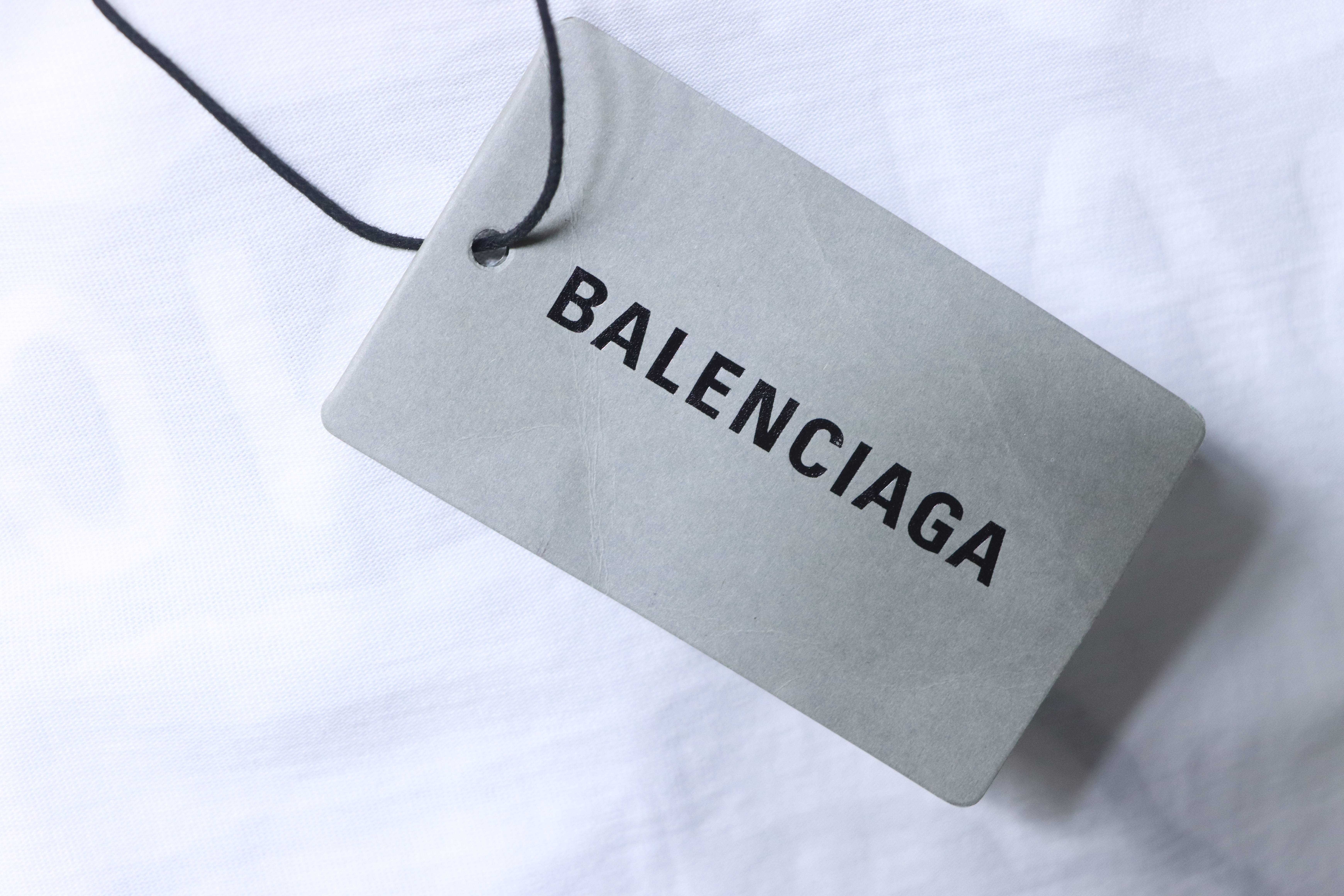 Balenciaga Letter Graffiti Print Ripped Short Sleeve T-Shirt Style 1