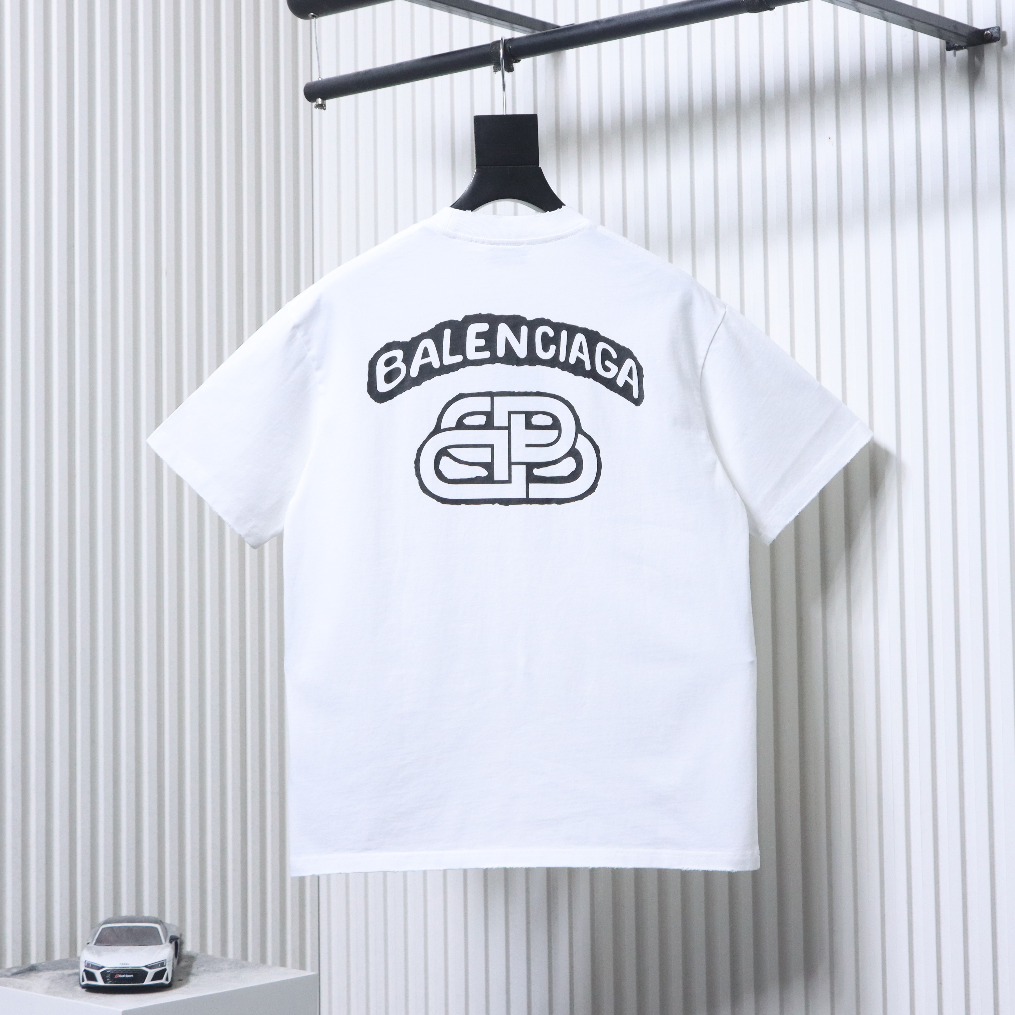 Balenciaga Letter Graffiti Print Ripped Short Sleeve T-Shirt Style 1