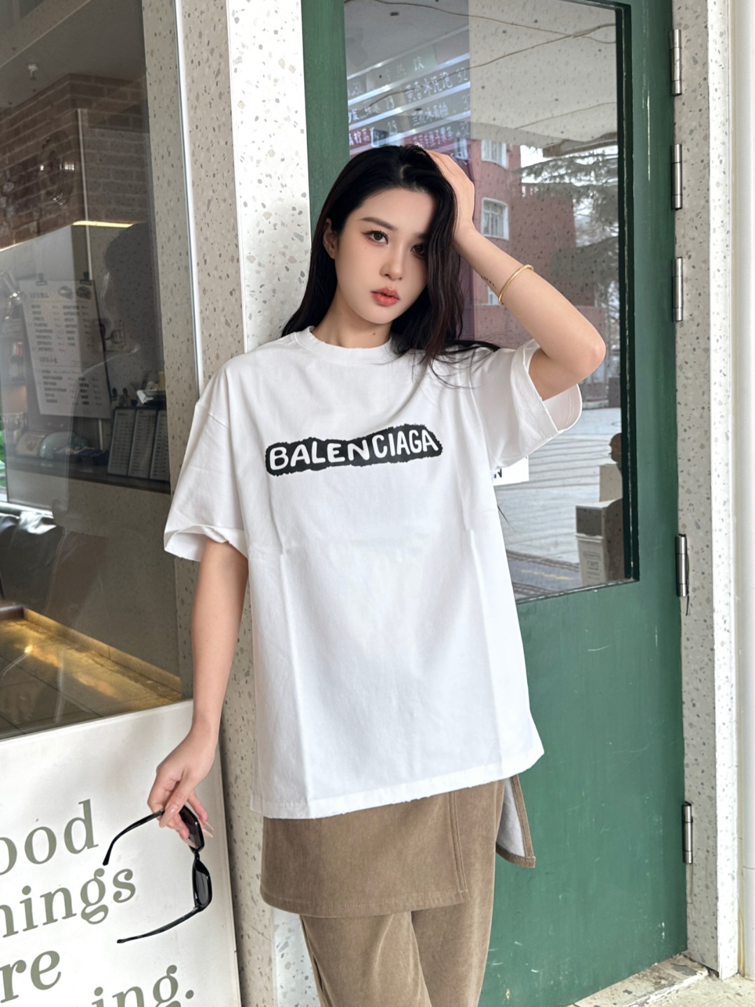 Balenciaga Letter Graffiti Print Ripped Short Sleeve T-Shirt Style 1
