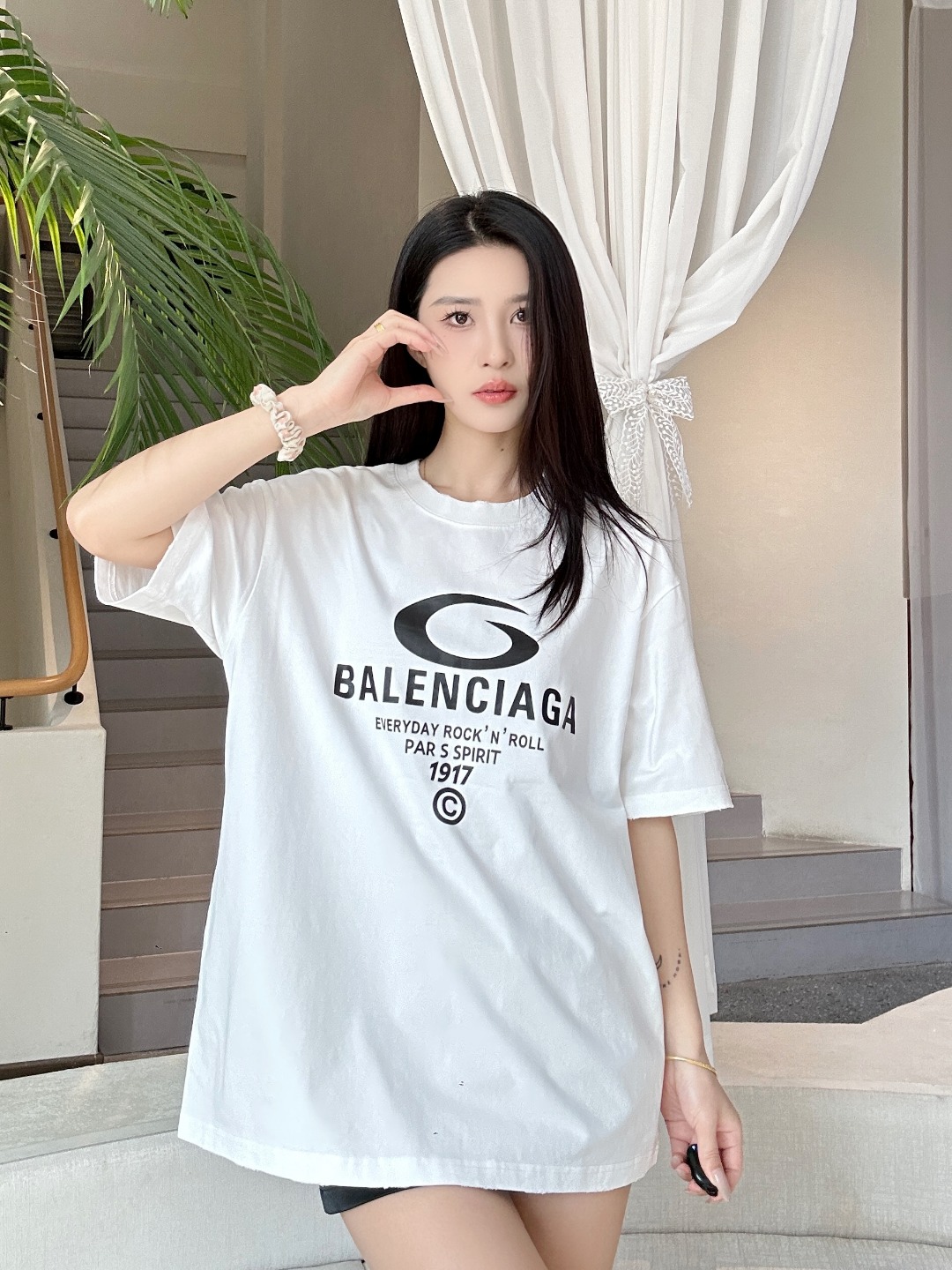 Balenciaga Ring Letter Print Ripped Short Sleeve T-Shirt Style 1