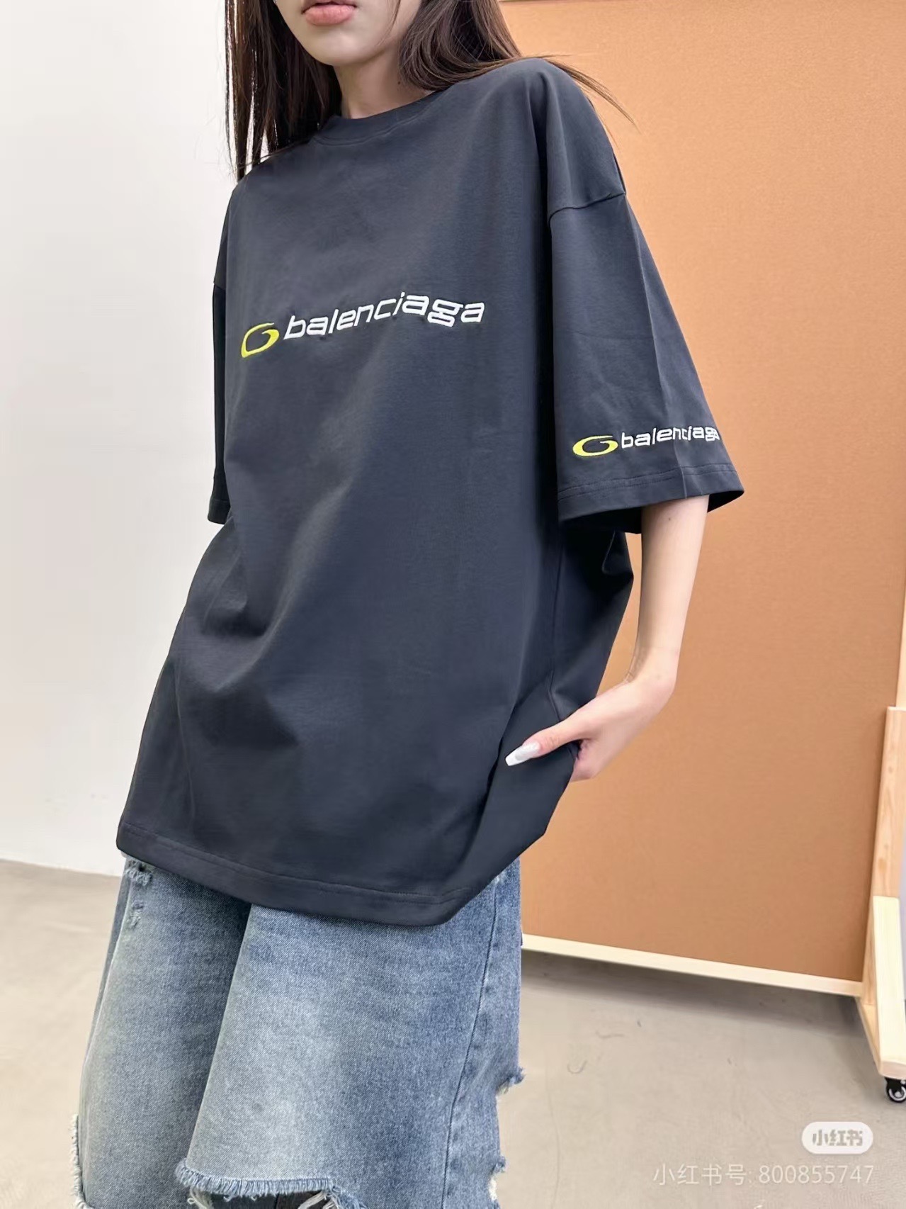 Balenciaga Sleeve Label Letter Logo Embroidery Short Sleeve T-Shirt Style 1