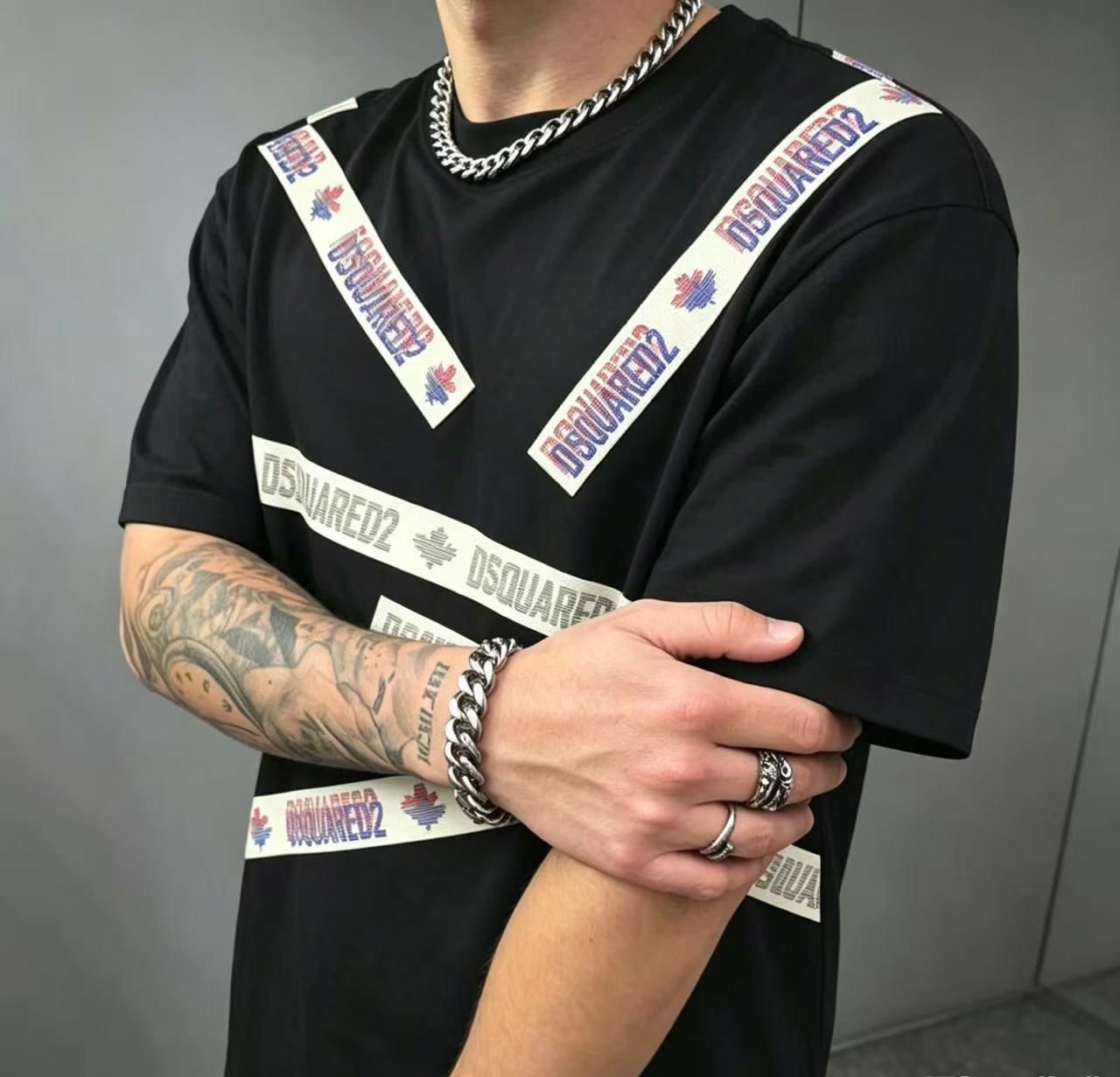 DSQUARED2 Cross Strap Allover Logo Short Sleeve T-Shirt Style 2