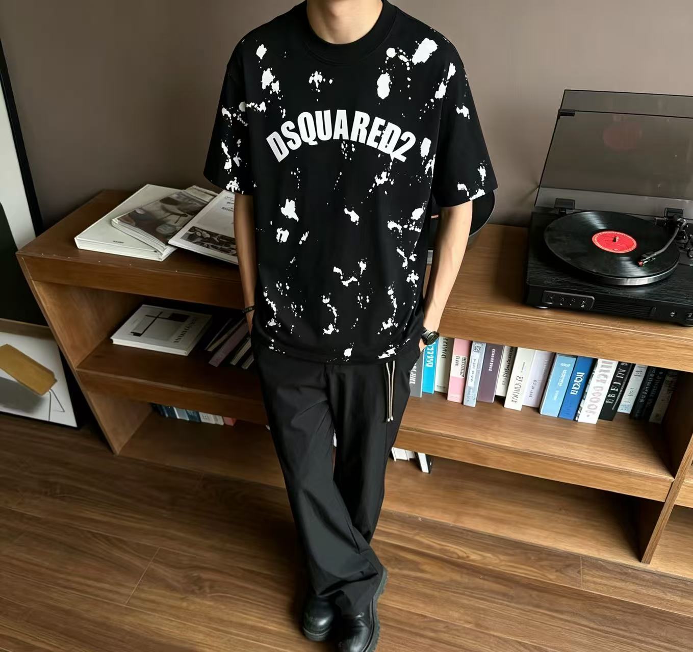 DSQUARED2 Graffiti Ink Letter Logo Short Sleeve T-Shirt