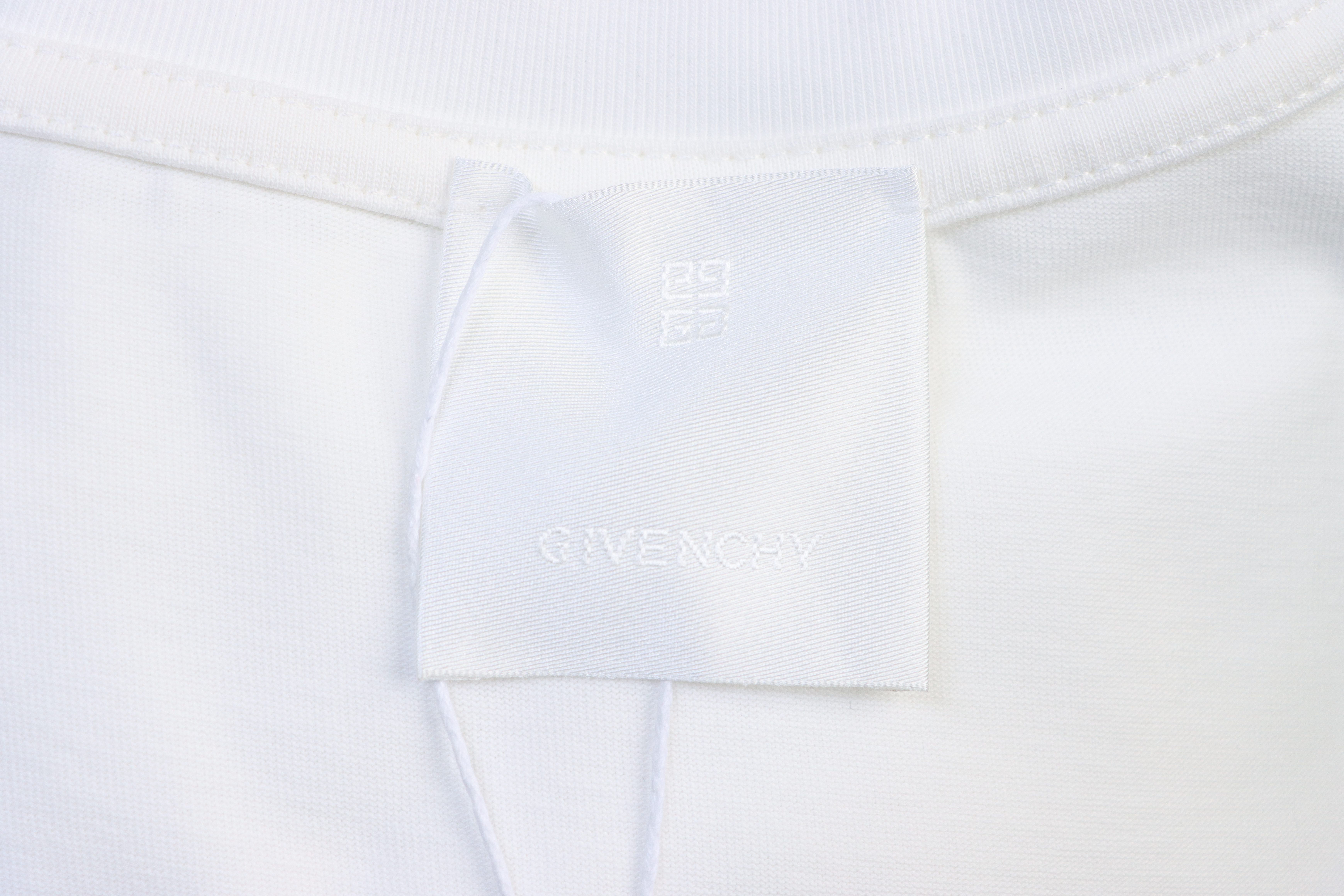 Givenchy 26SS Graphic Print Crewneck Short Sleeve T-Shirt Style 2