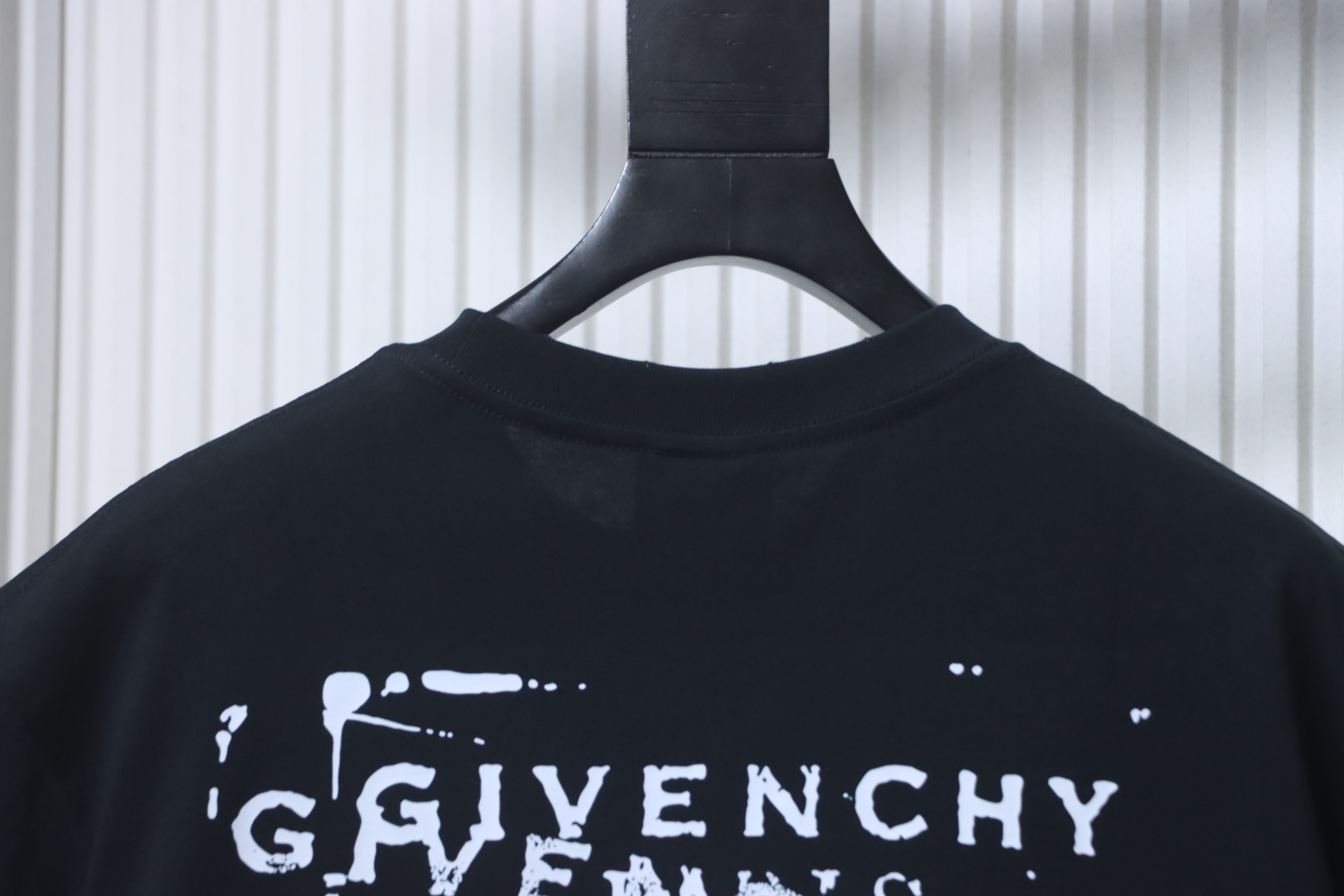 Givenchy Distressed Letter Print Short Sleeve T-Shirt Style 2