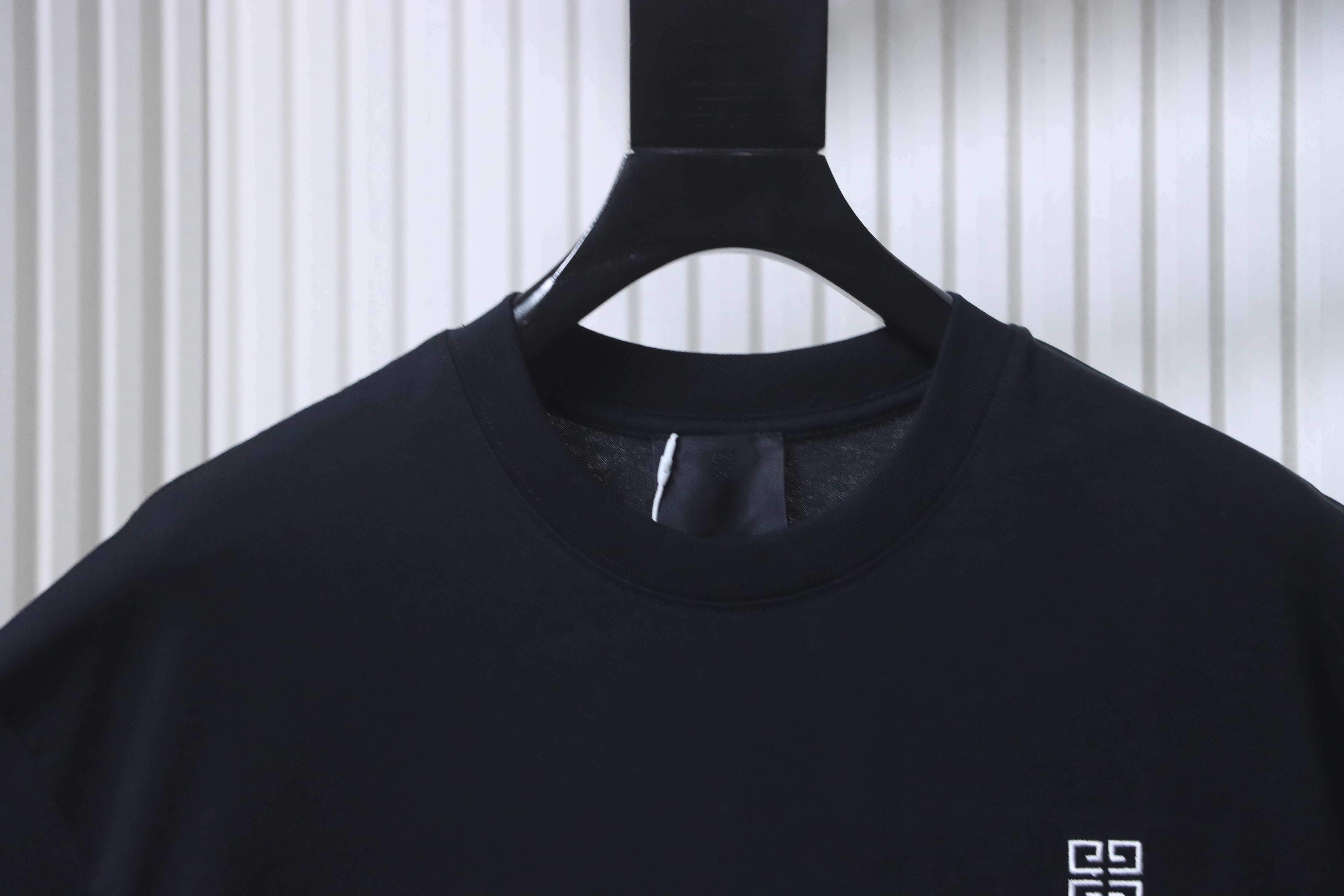 Givenchy Front & Back Four-Panel Print Short Sleeve T-Shirt Style 2
