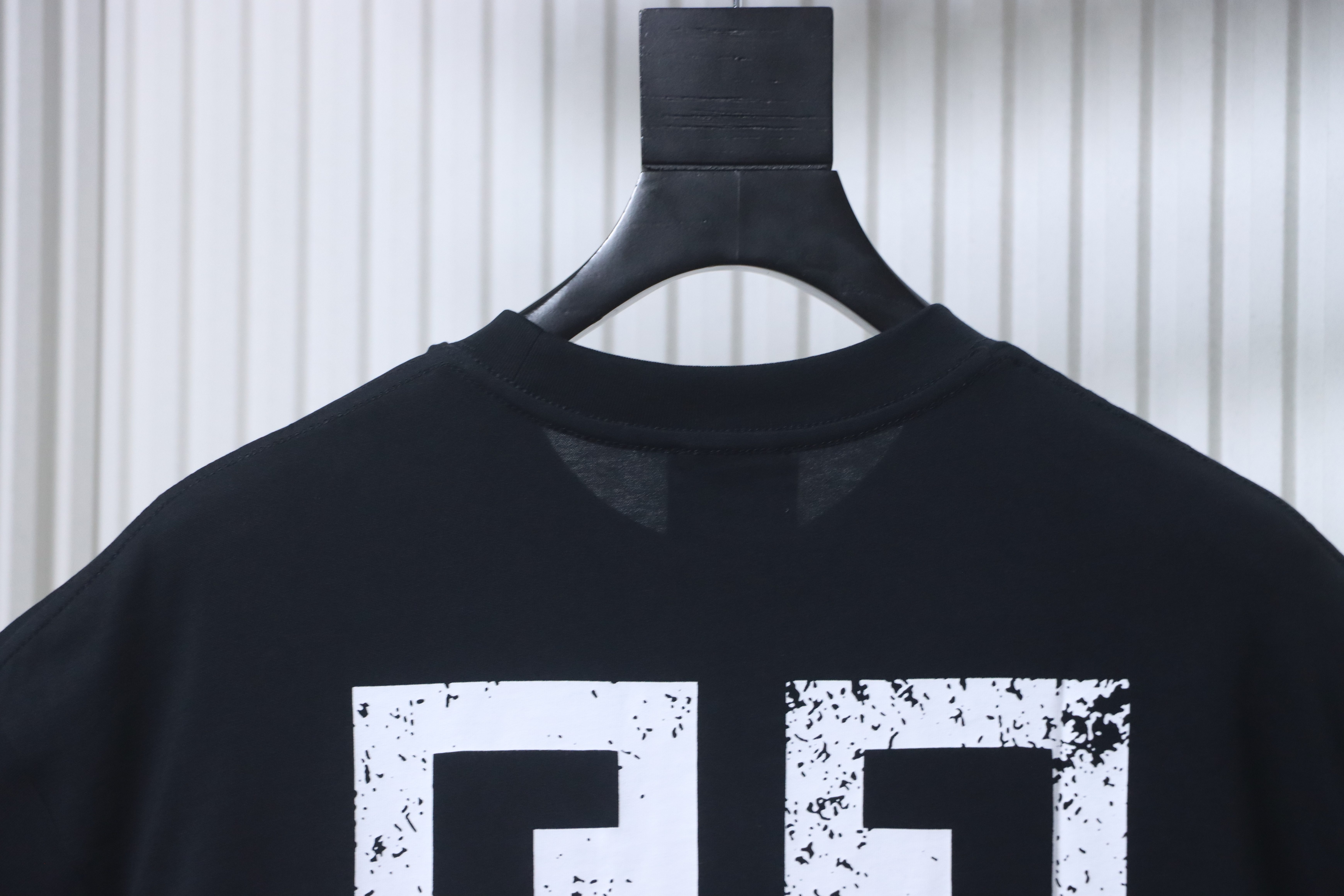 Givenchy Front & Back Four-Panel Print Short Sleeve T-Shirt Style 2