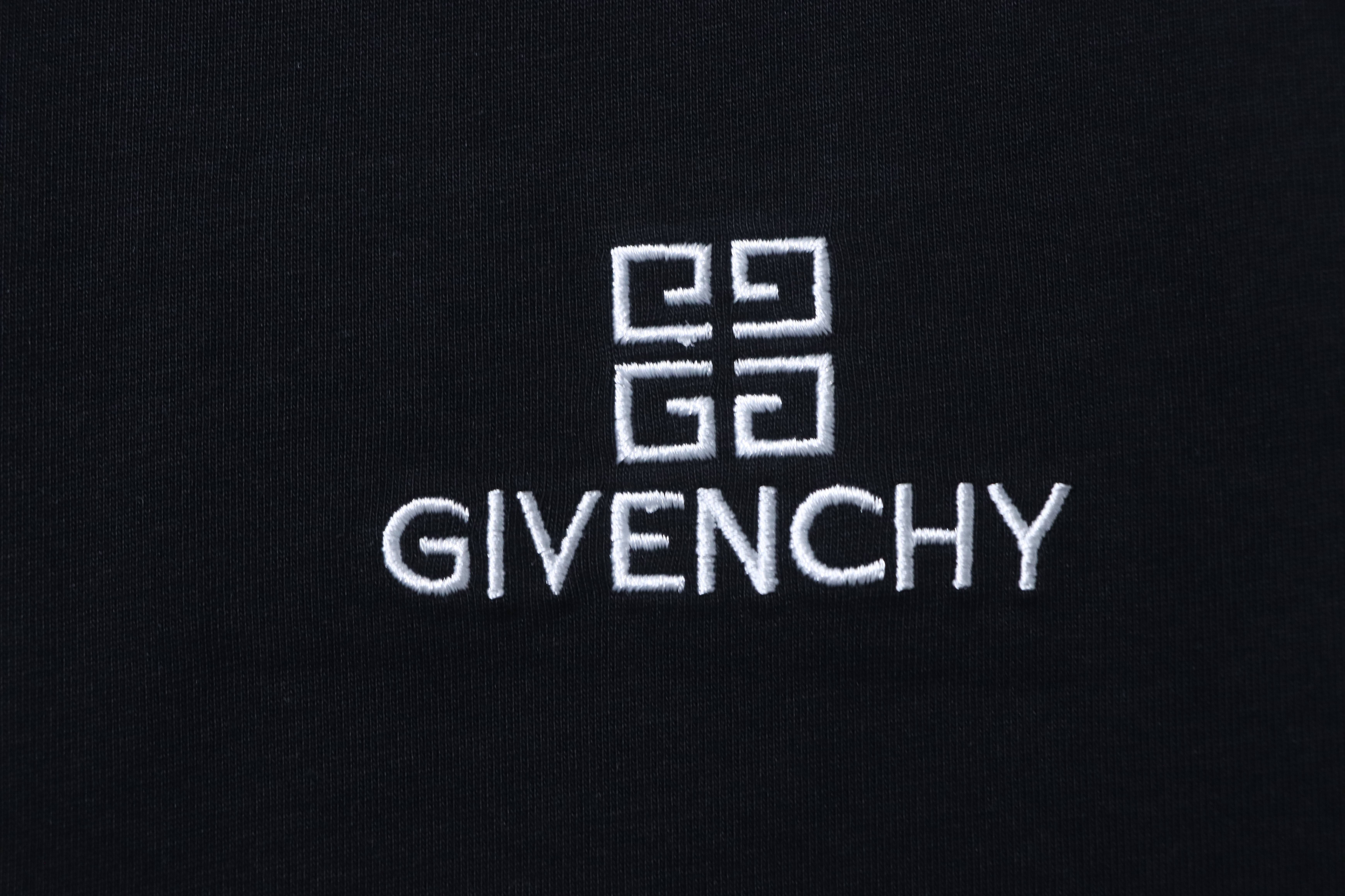 Givenchy Front & Back Four-Panel Print Short Sleeve T-Shirt Style 2
