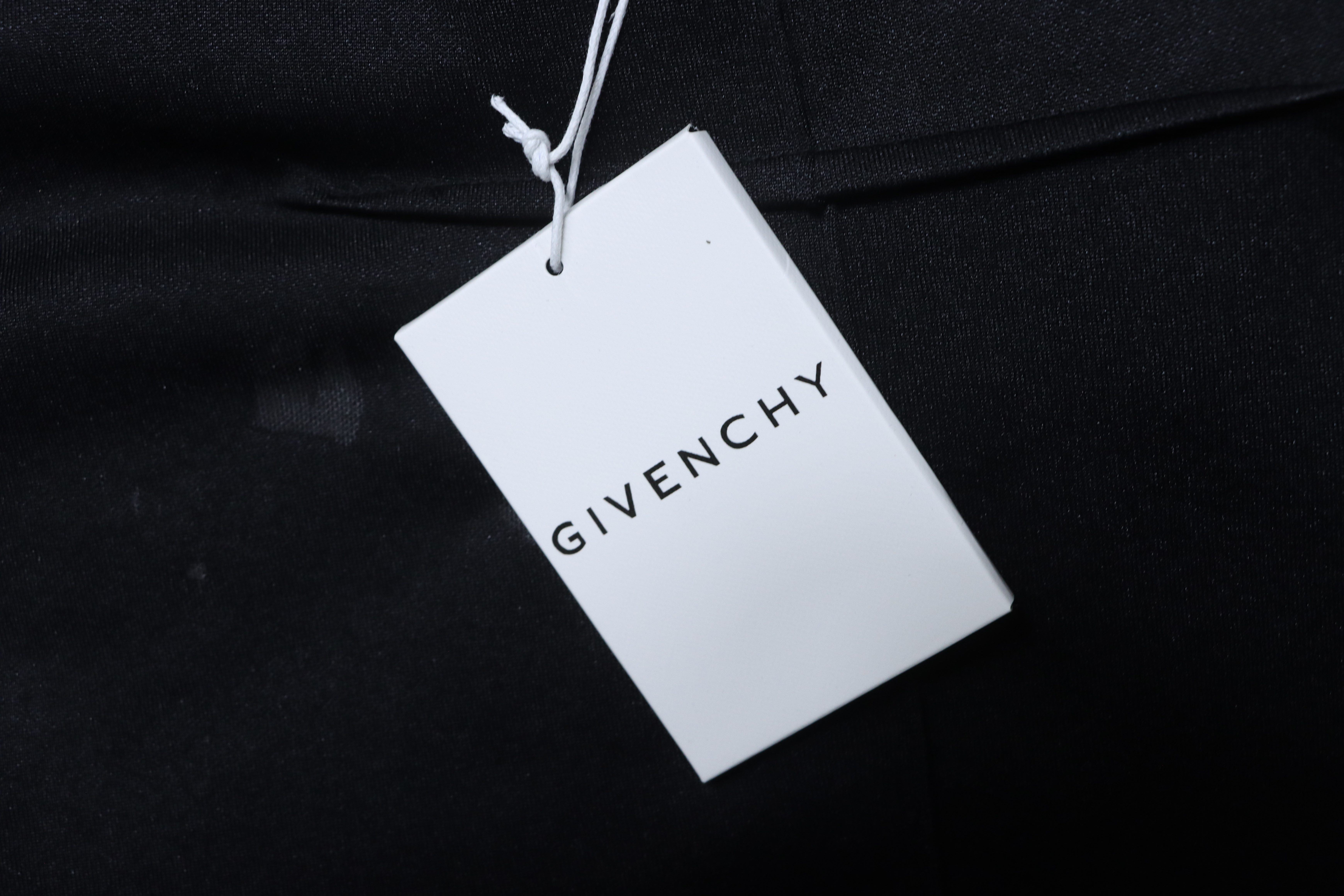 Givenchy GVC Distressed Large Letter Crewneck Short Sleeve T-Shirt Style 1