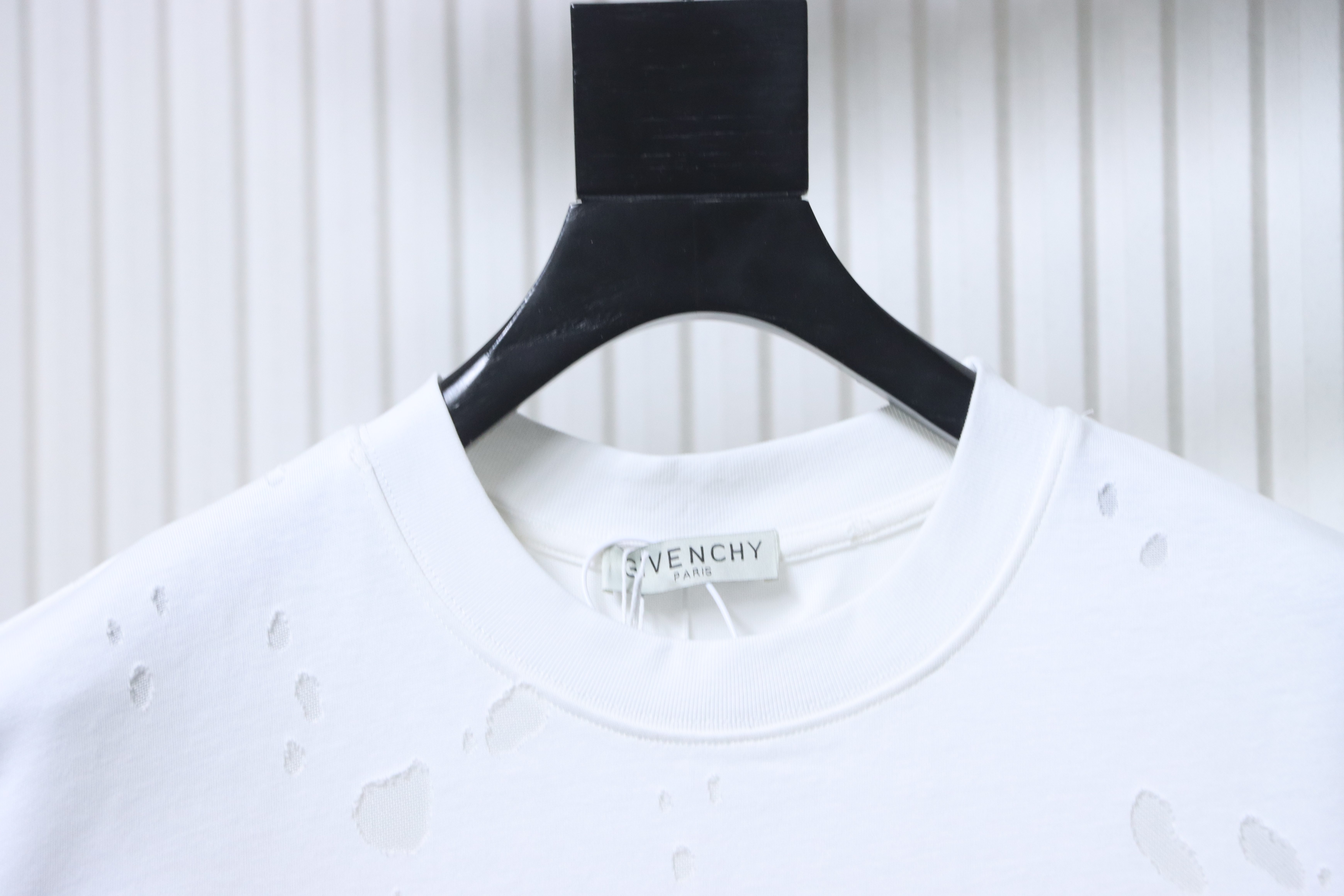 Givenchy GVC Distressed Large Letter Crewneck Short Sleeve T-Shirt Style 2