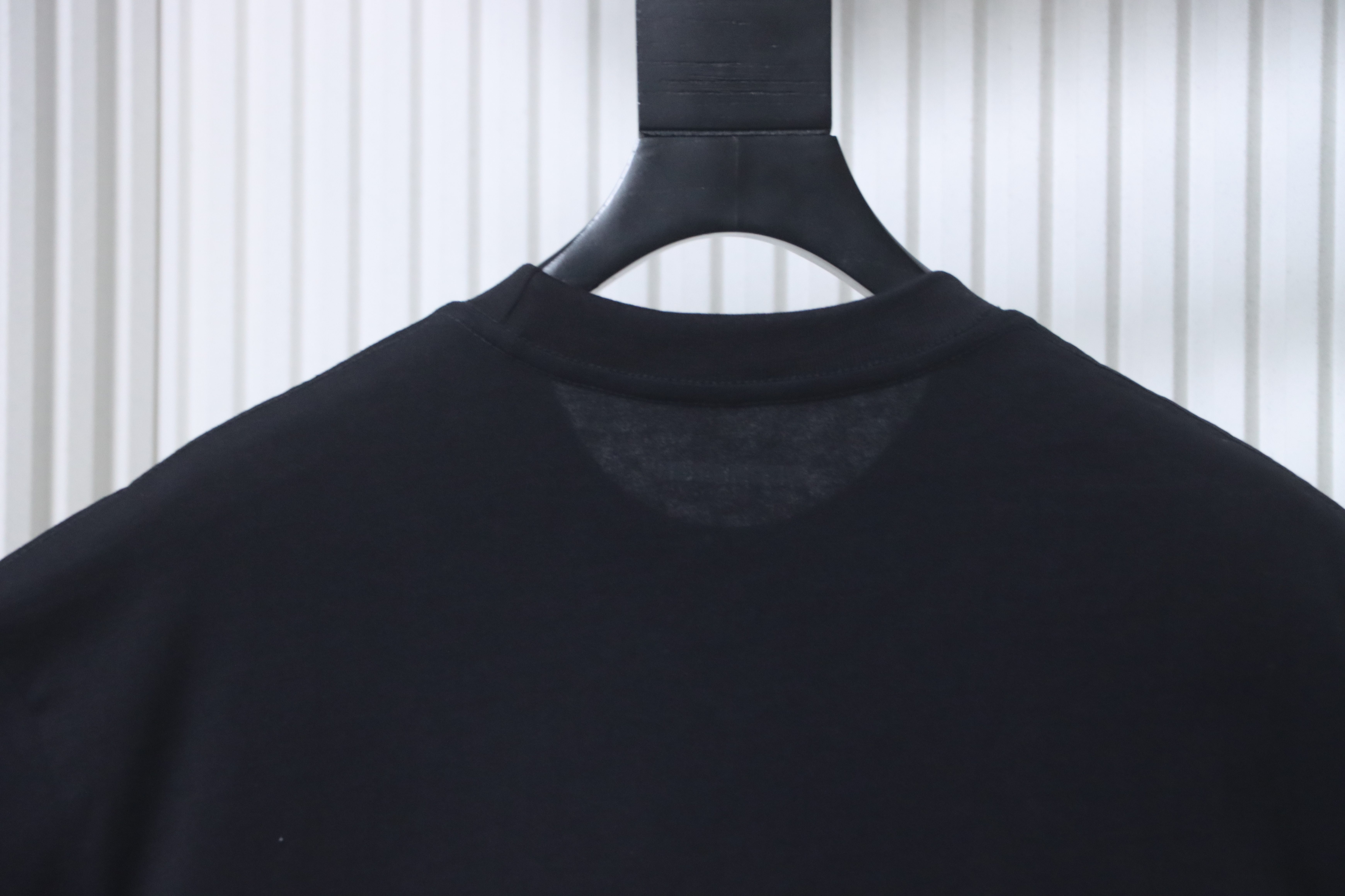 Jil Sander-Style Minimalist Red Horseshoe Logo Embroidered Short Sleeve T-Shirt Style 1