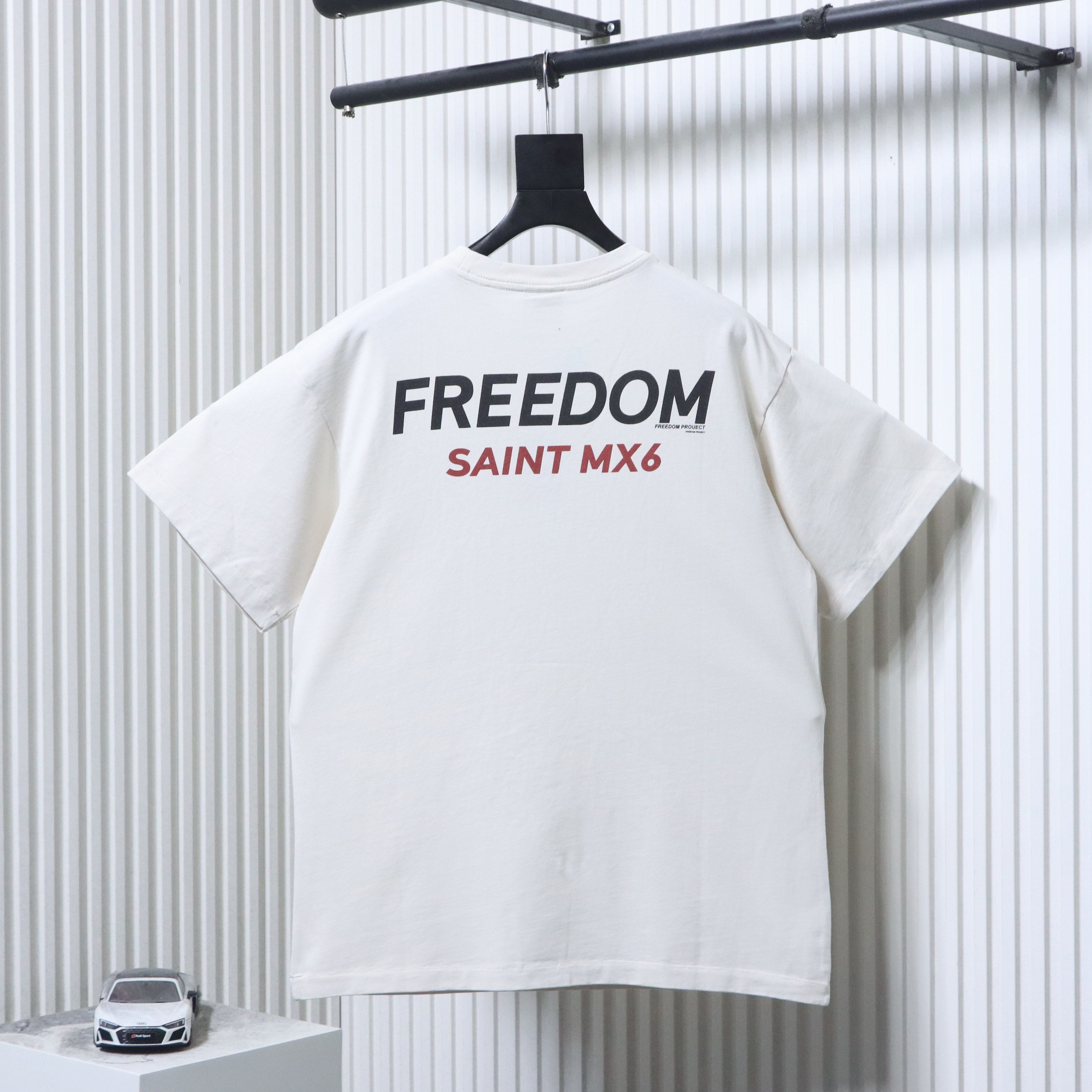 SAINT FREEDOM Astronaut Vintage Short Sleeve T-Shirt