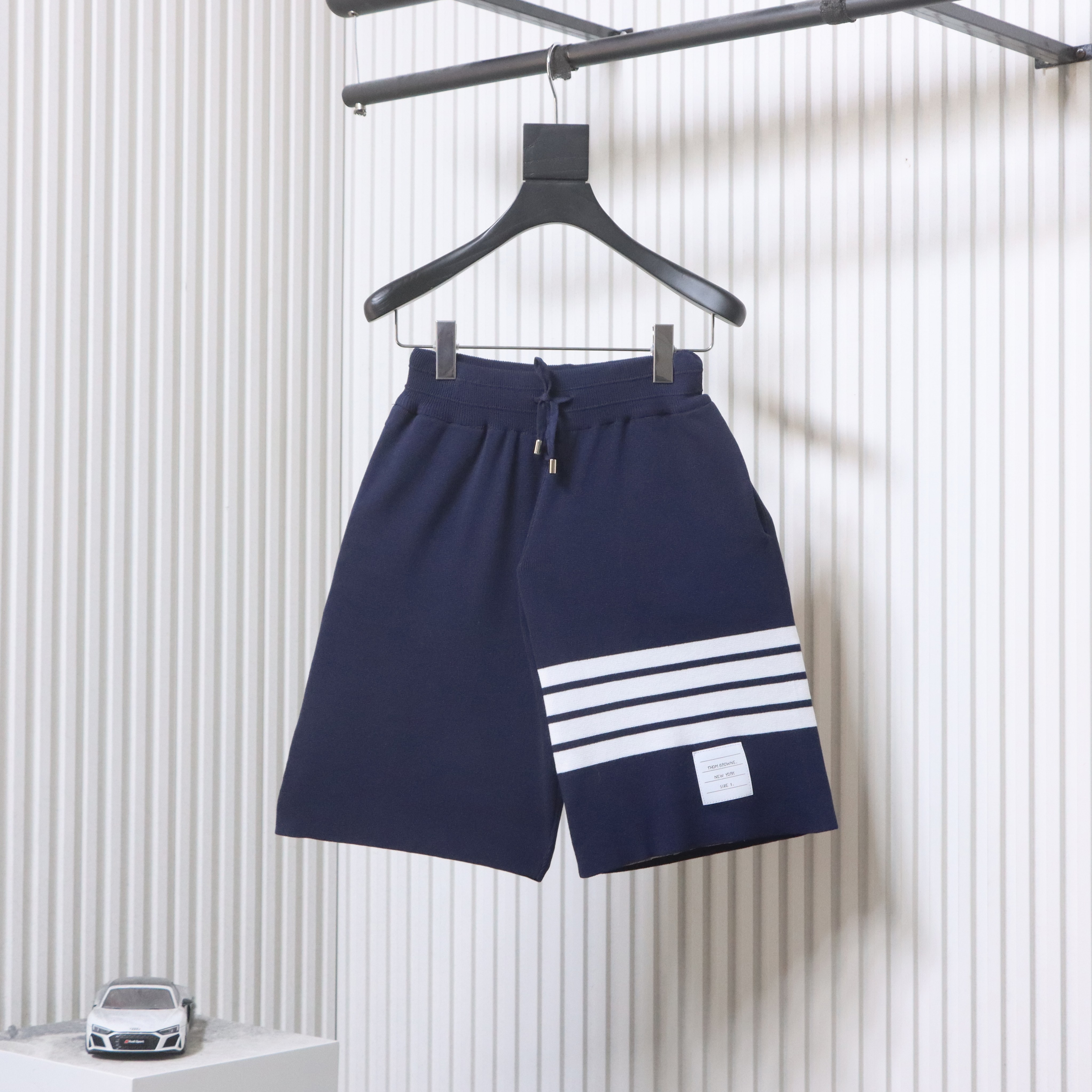Thom Browne Classic Four-Bar Knit Shorts Style 1