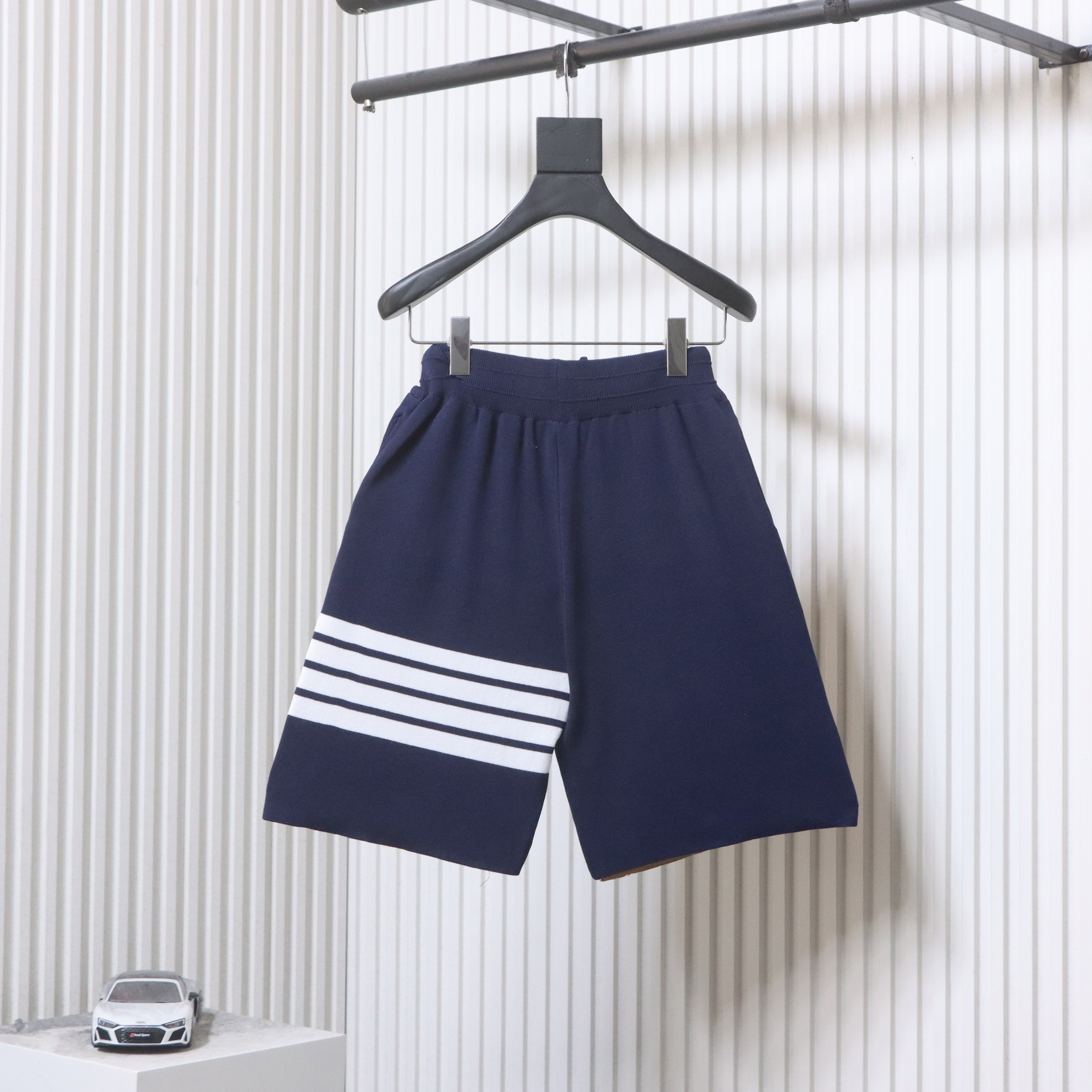 Thom Browne Classic Four-Bar Knit Shorts Style 1