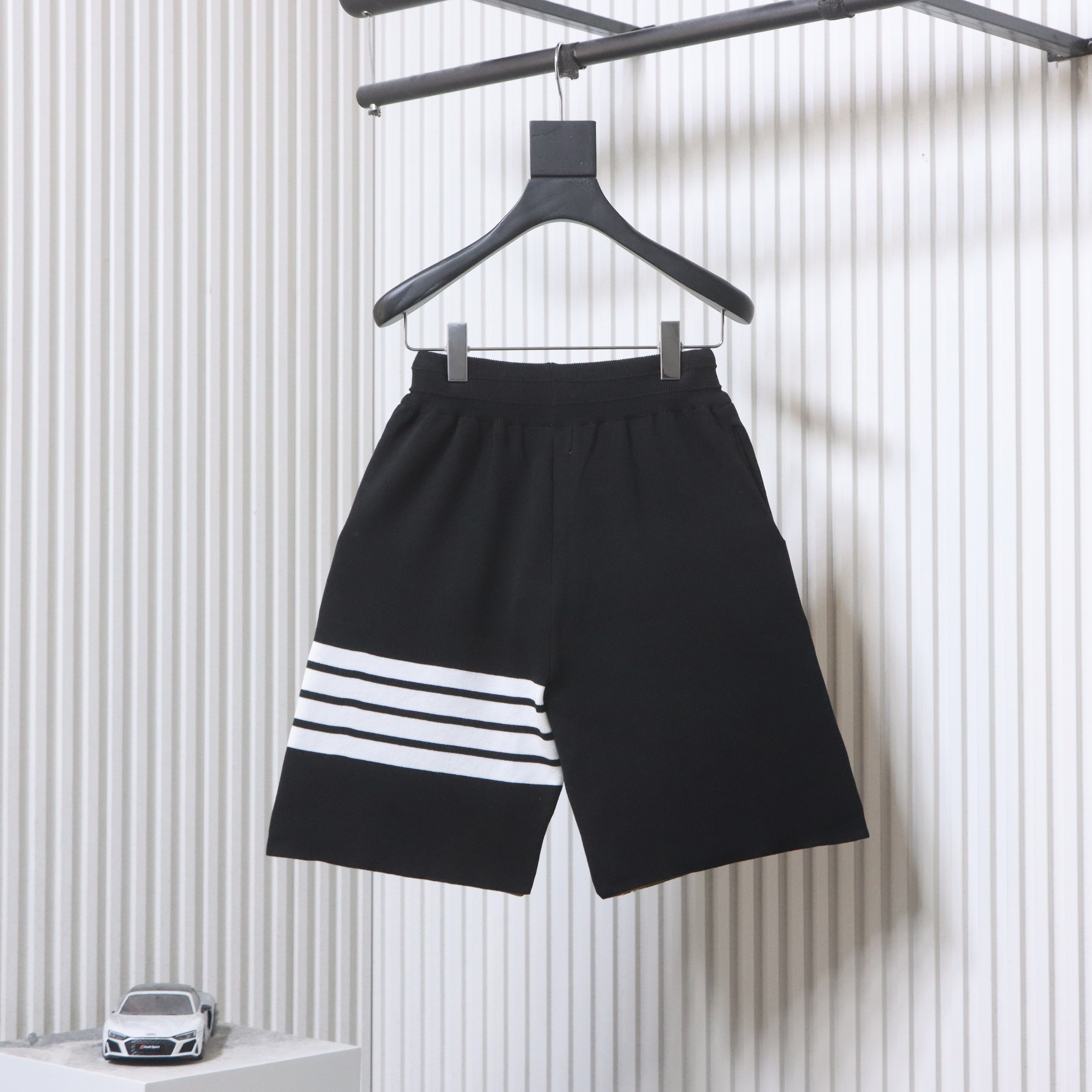 Thom Browne Classic Four-Bar Knit Shorts Style 2
