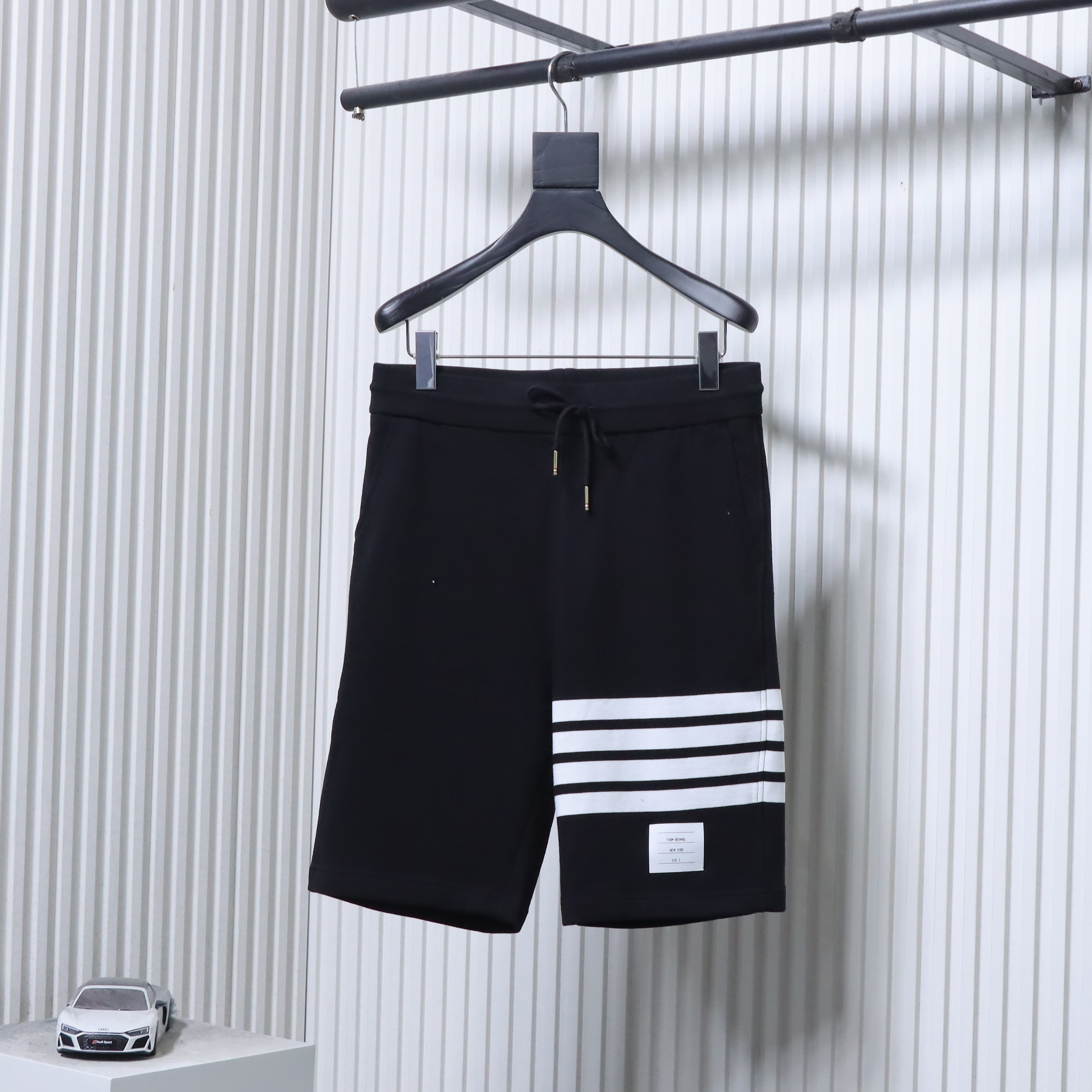Thom Browne Classic Yarn-Dyed Four-Bar Shorts Style 3