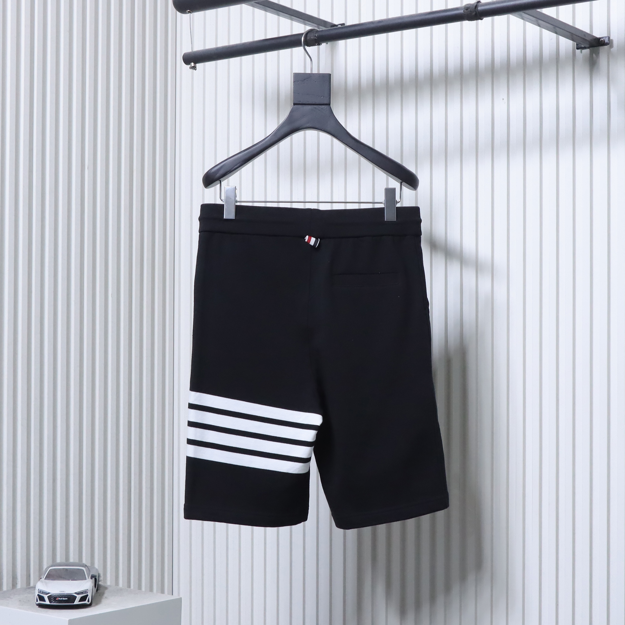 Thom Browne Classic Yarn-Dyed Four-Bar Shorts Style 3