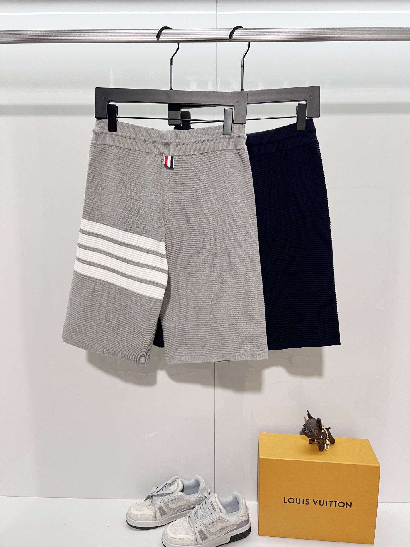 Thom Browne Color : Navy Size :M-2XL Clothing