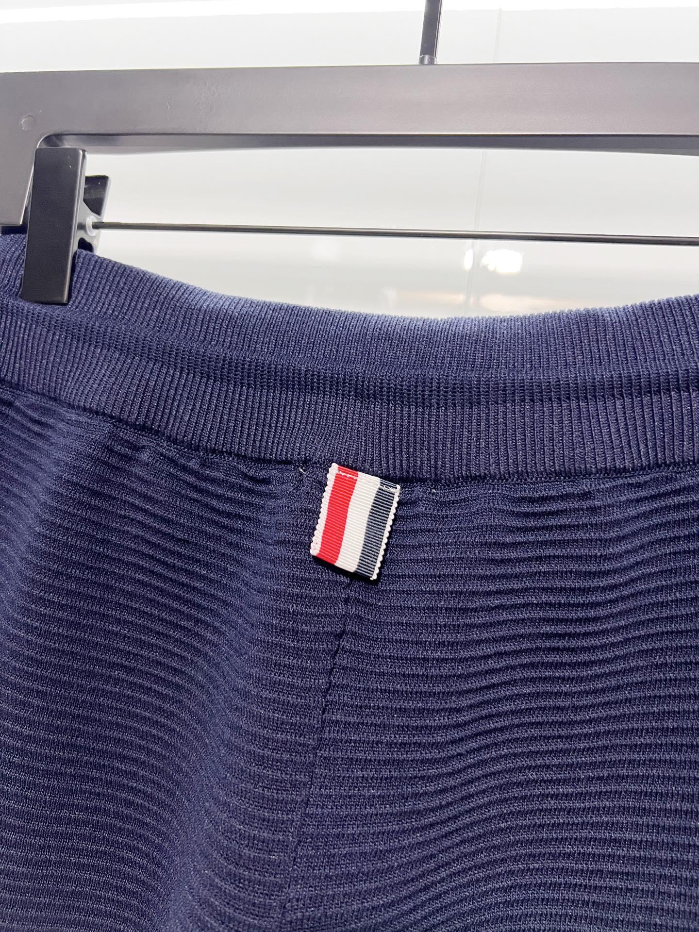 Thom Browne Color : Navy Size :M-2XL Clothing