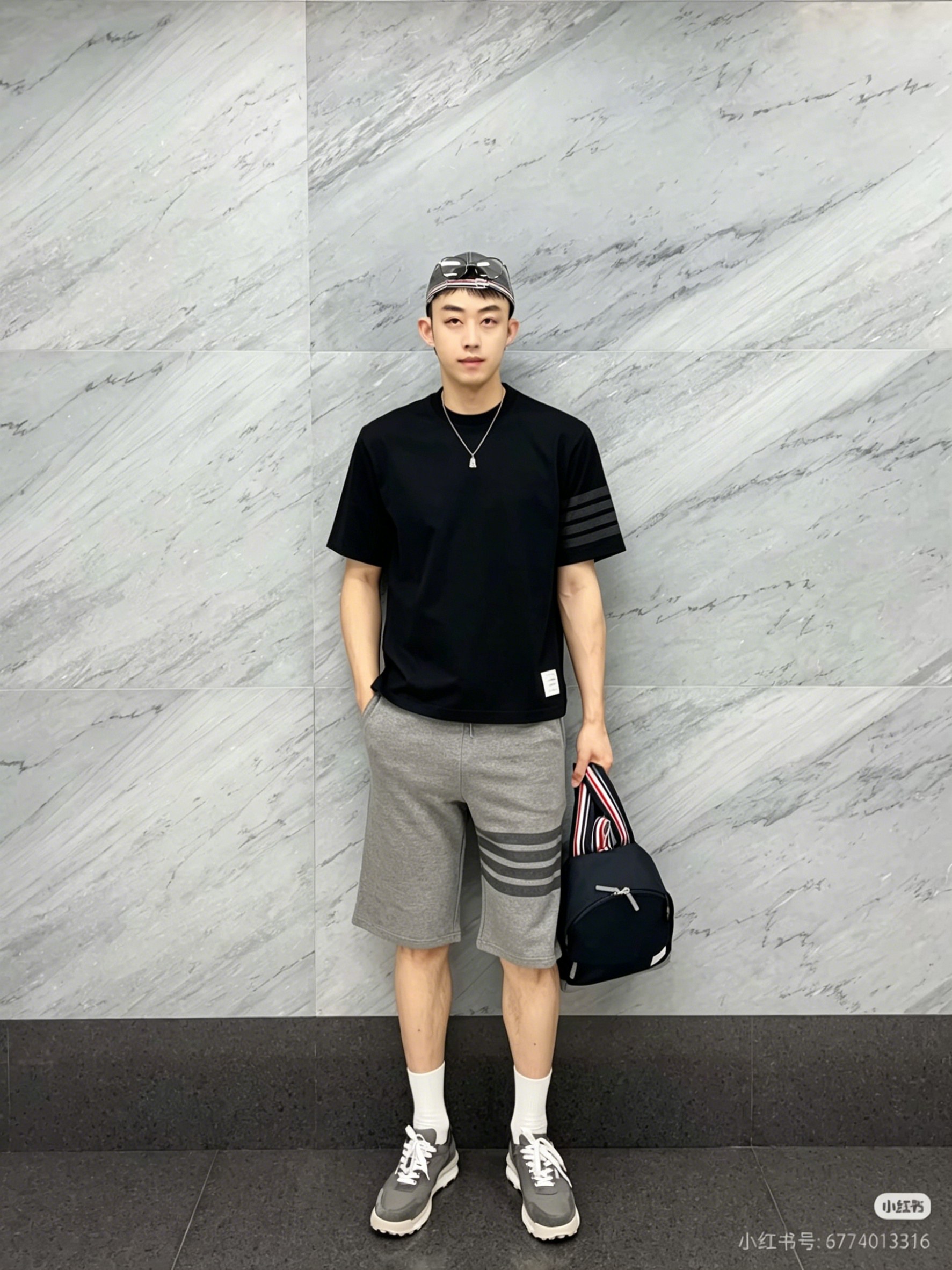 Thom Browne TB Classic Four-Bar Crewneck Short Sleeve T-Shirt Style 2