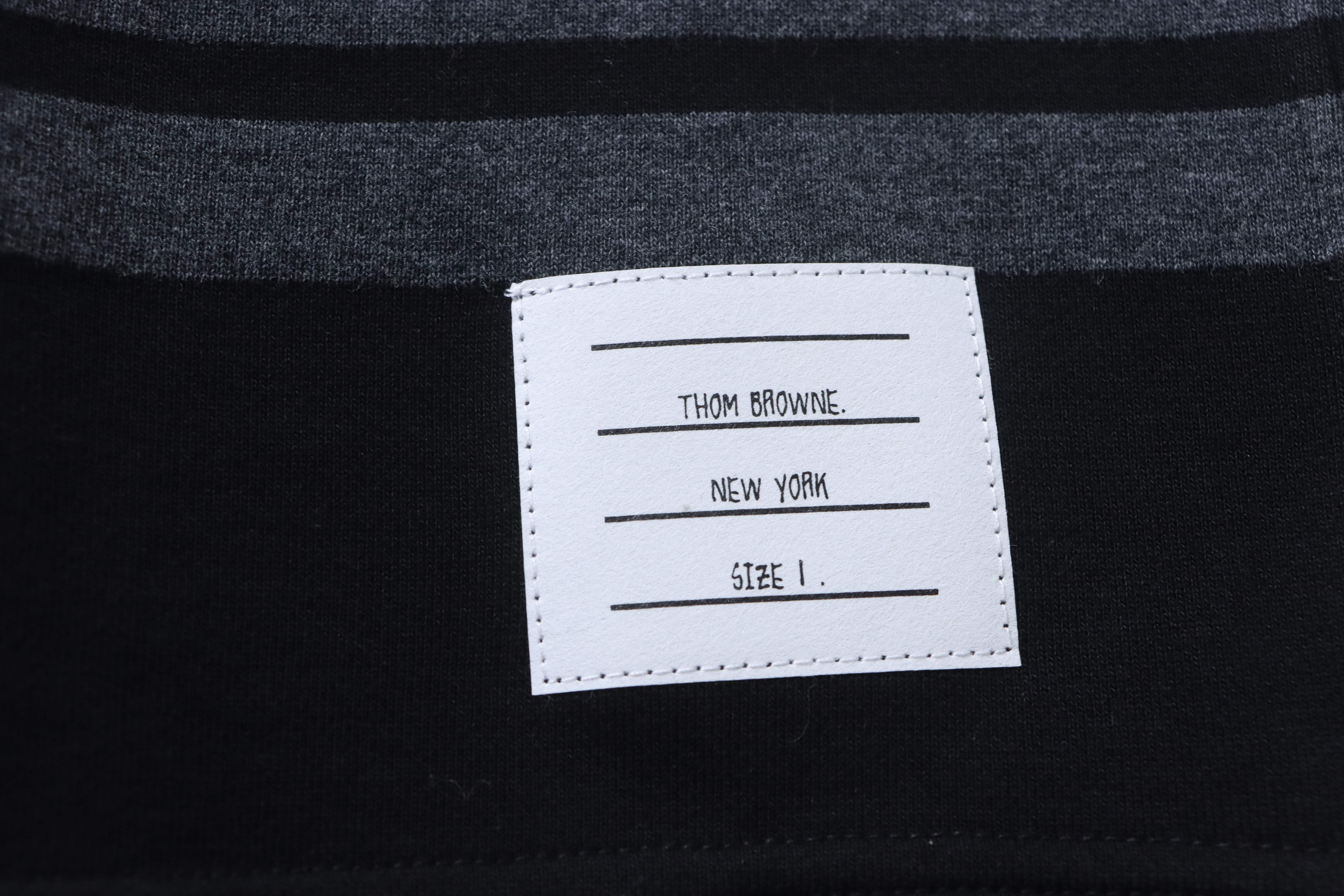 Thom Browne TB Classic Four-Bar Yarn-Dyed Shorts Style 2