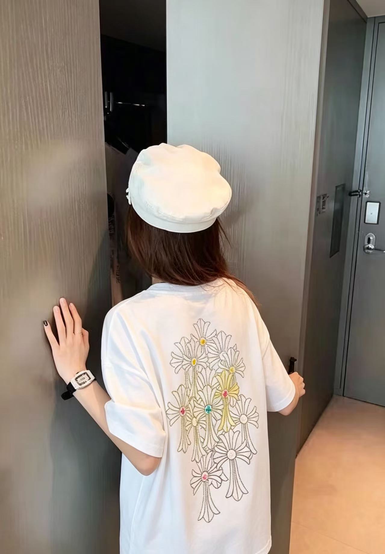 Chrome Hearts 26SS Cross Rhinestone Logo Short Sleeve T-Shirt Style 1