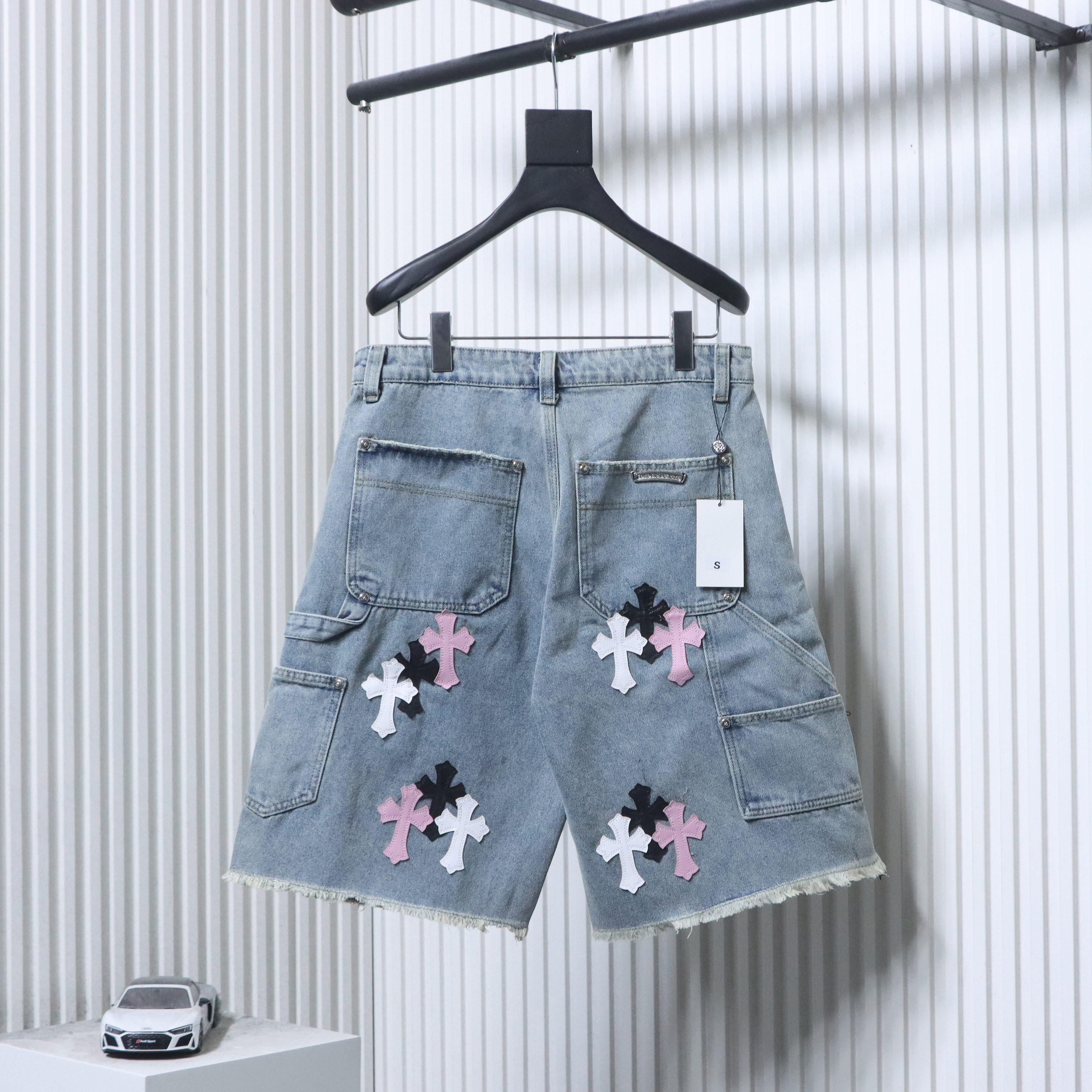 Chrome Hearts Cross Applique Leather Label Cargo Denim Shorts Style 3