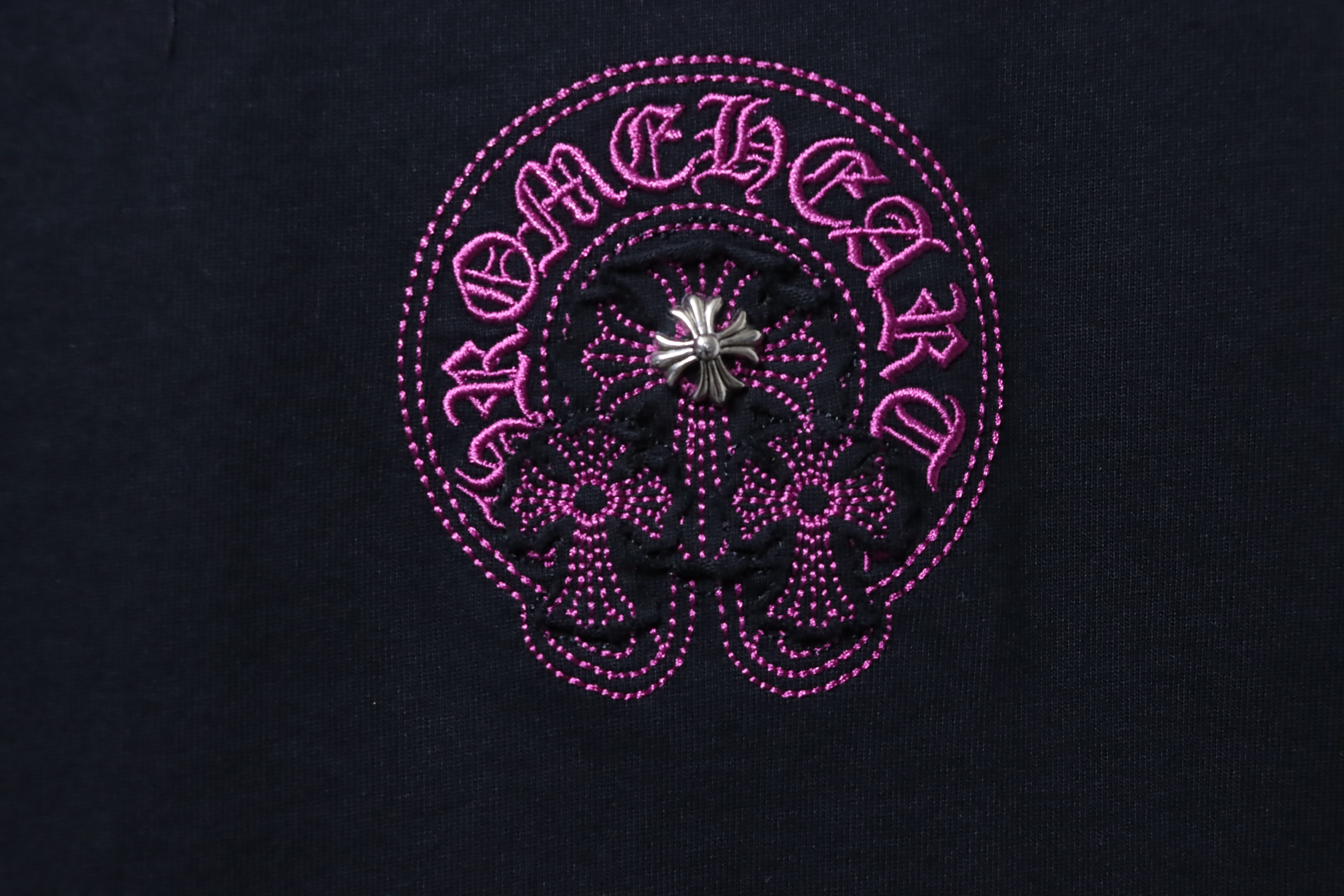 Chrome Hearts Horseshoe Cross Distressed Applique Embroidered Short Sleeve T-Shirt Style 2