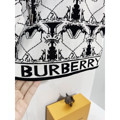 BURBERRY 2026 SS Knit Horizontal Stripe Knit Horizontal Stripe Shorts 02
