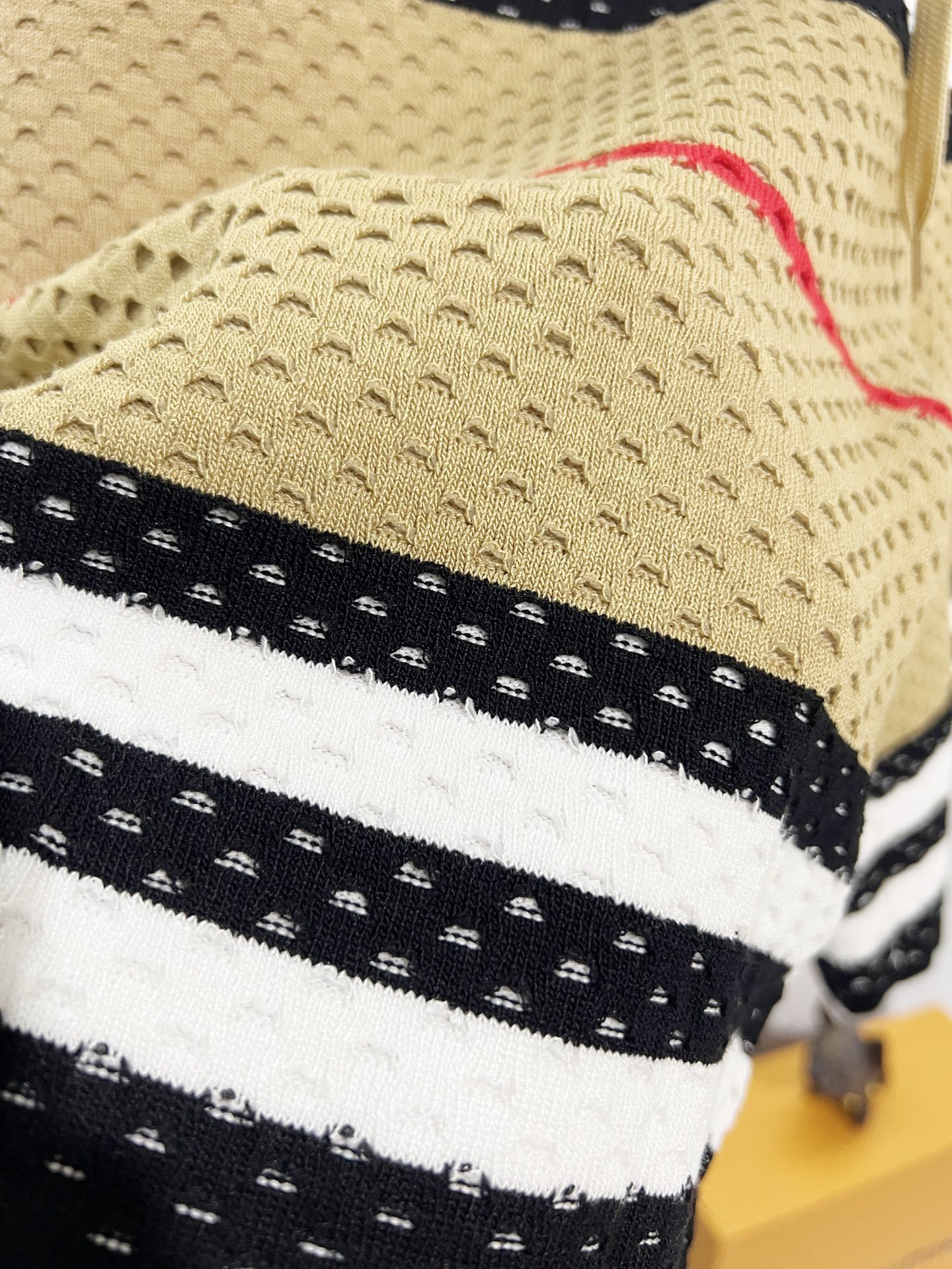 BURBERRY 2026 SS Knit Pebbled Texture Shorts