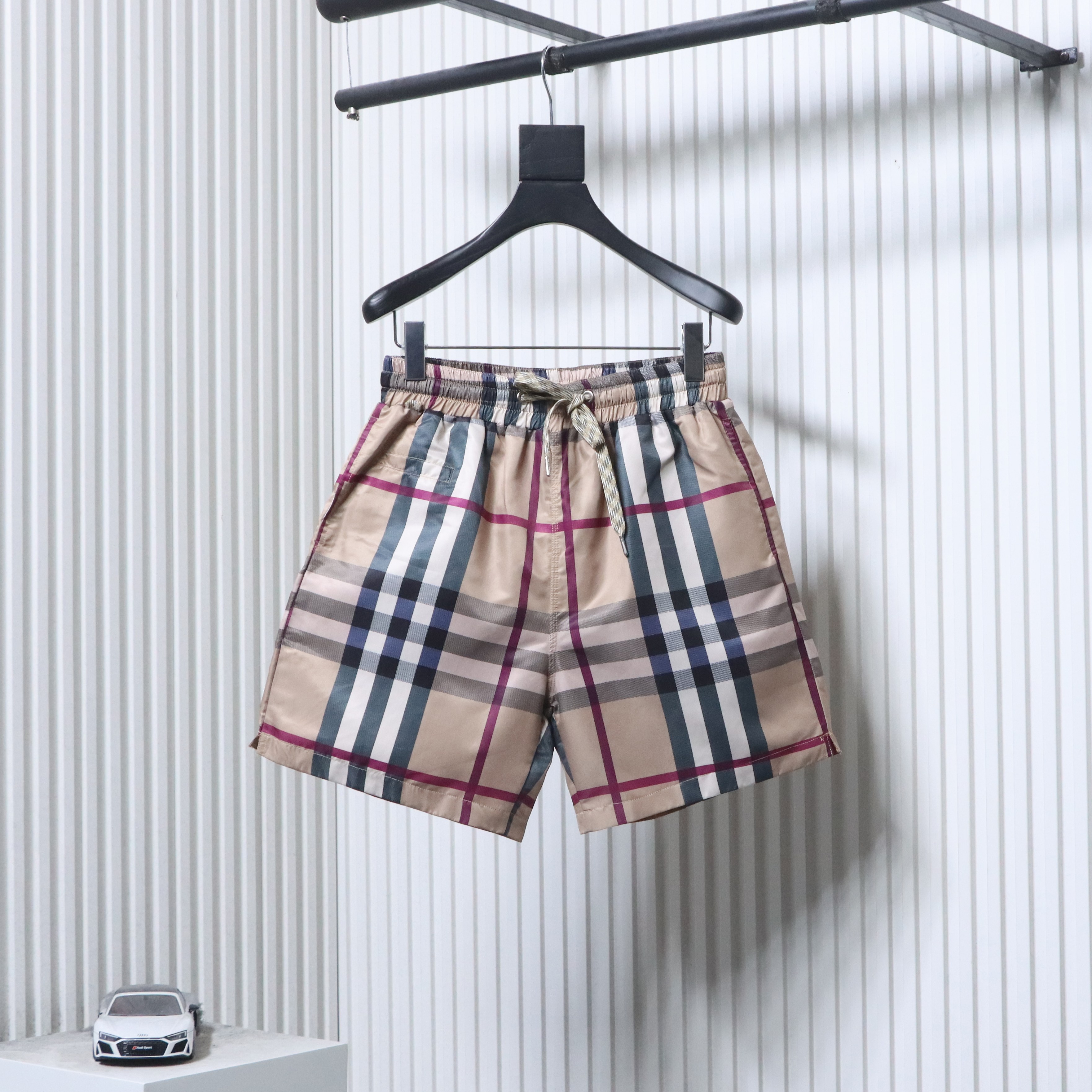 BURBERRY 22SS Elastic Check Drawstring Shorts