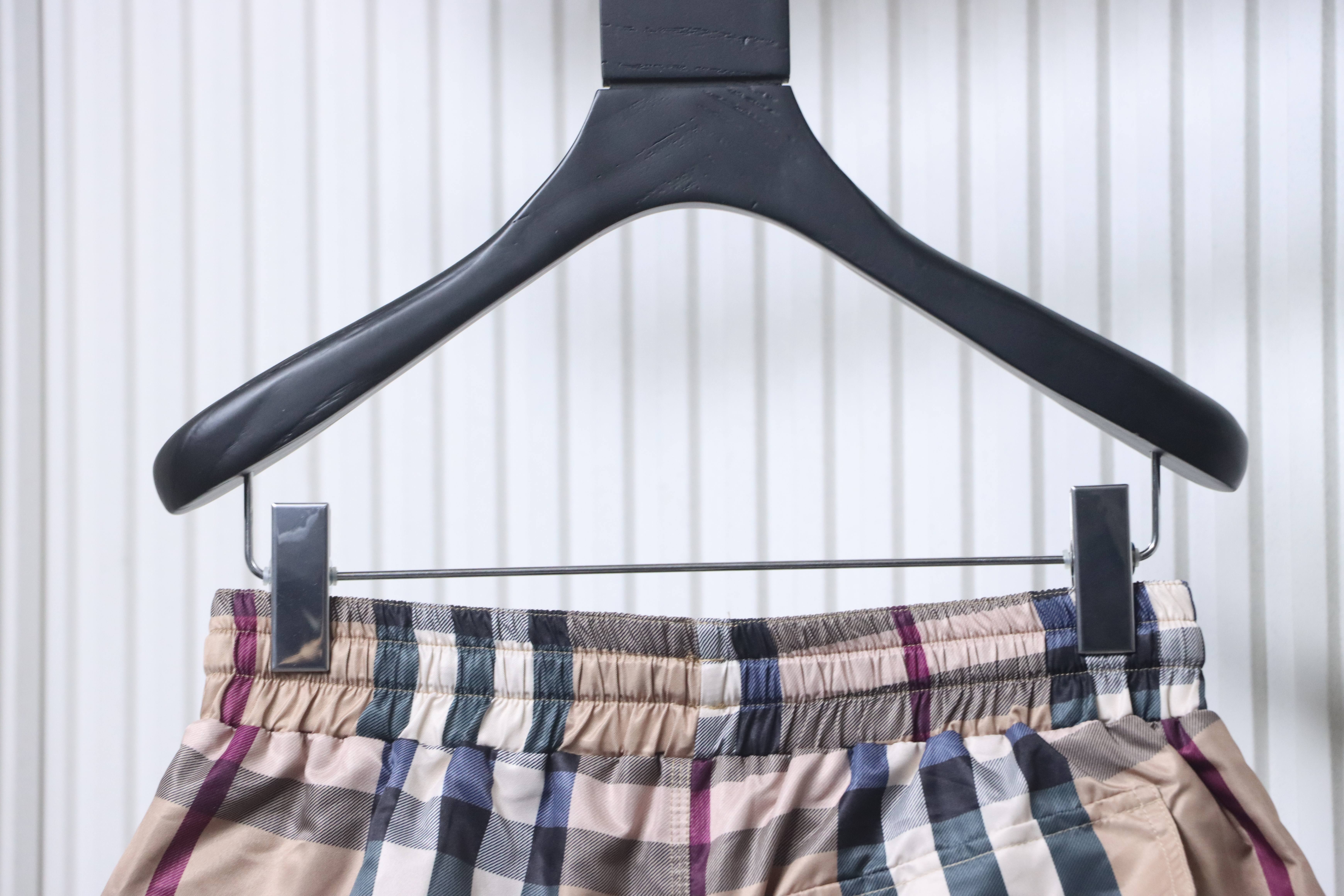 BURBERRY 22SS Elastic Check Drawstring Shorts