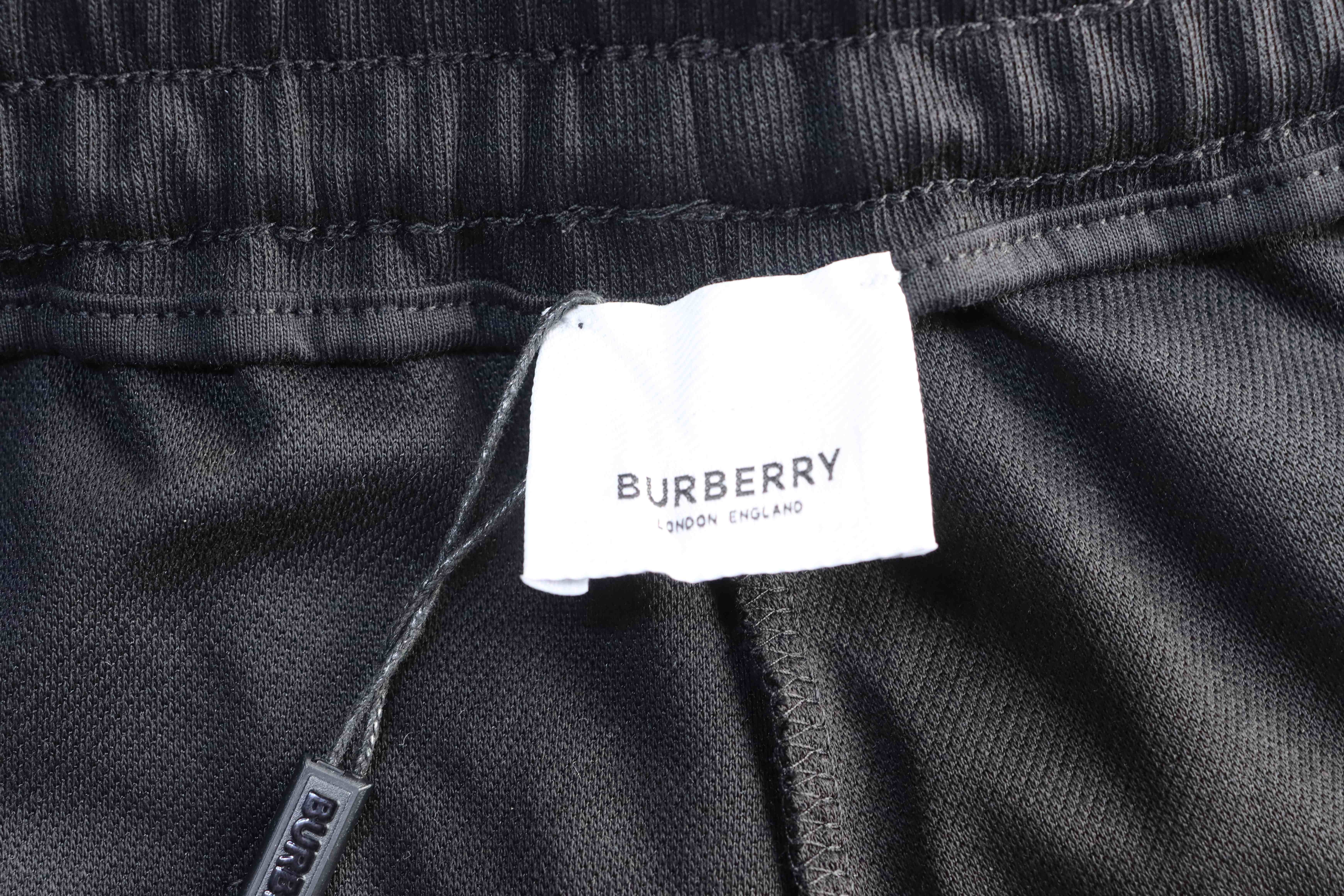 BURBERRY 24FW Classic Rubberized Logo Shorts