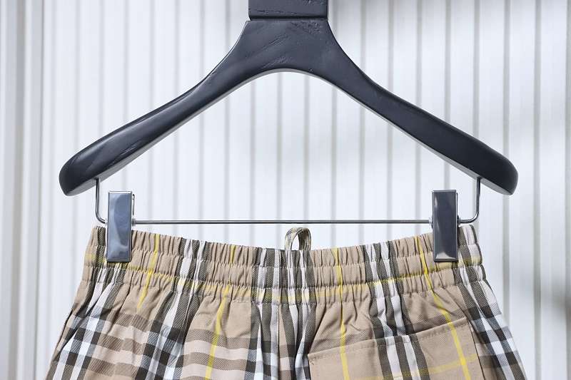 BURBERRY 24SS Beach Check Shorts