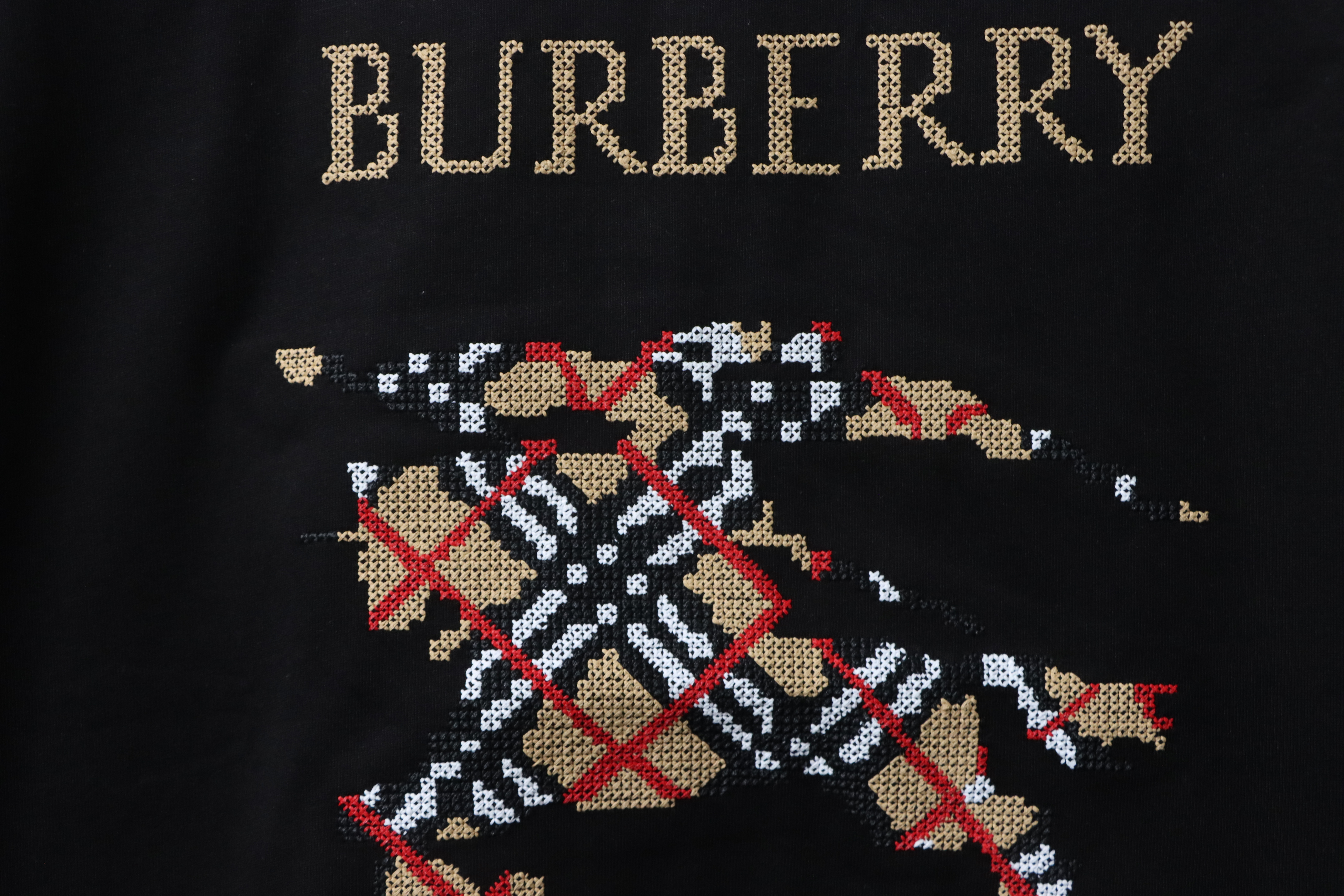 BURBERRY 25FW Check Equestrian Embroidery Long Sleeve T-Shirt Style 1