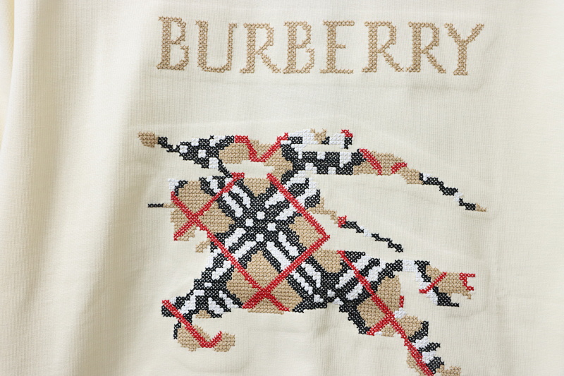 BURBERRY 25FW Check Equestrian Embroidery Long Sleeve T-Shirt Style 2