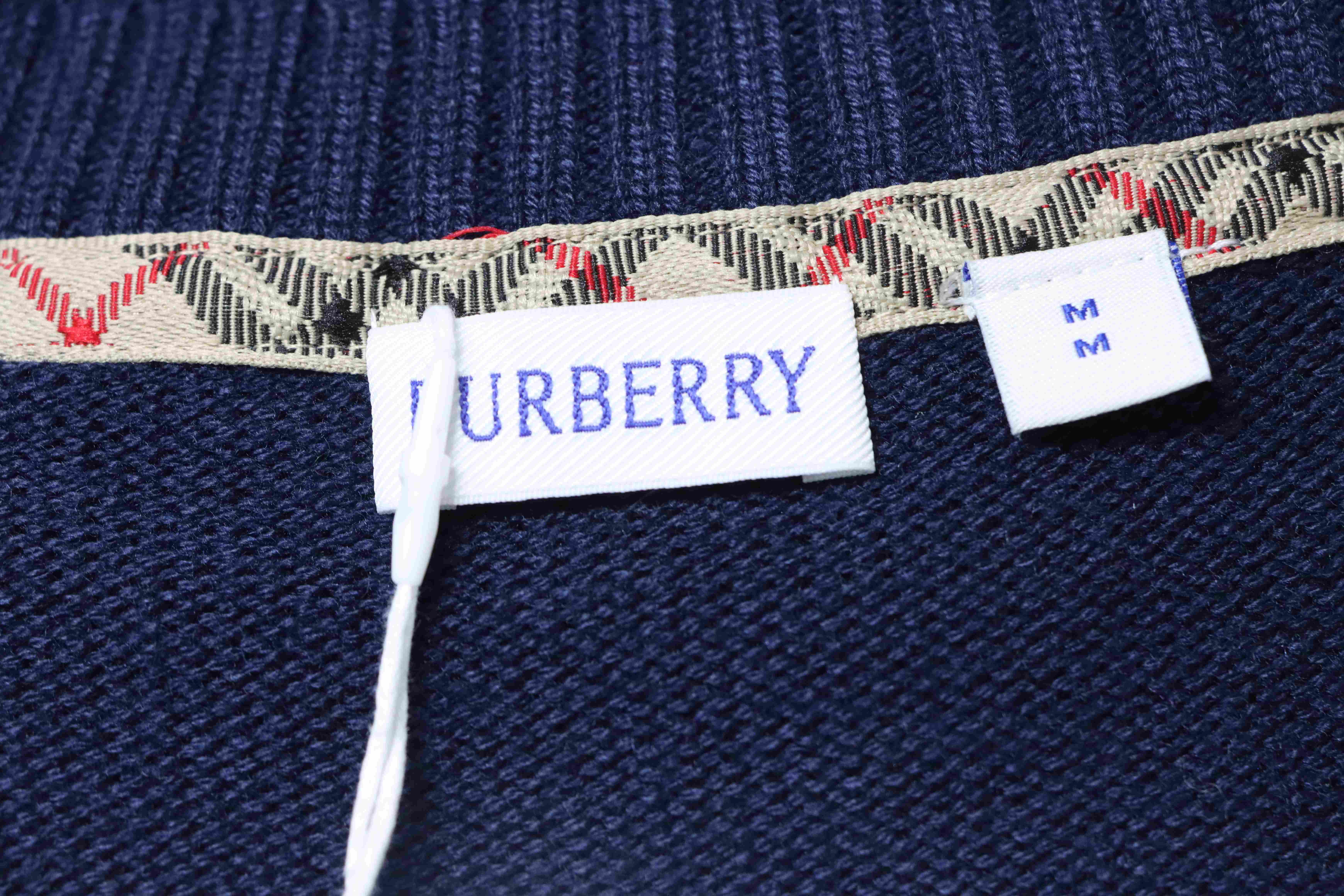 BURBERRY 25FW Equestrian Embroidery Crew Neck Sweater Style 1