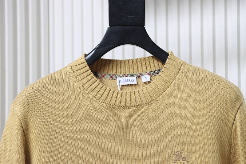 BURBERRY 25FW Equestrian Embroidery Crew Neck Sweater Style 2
