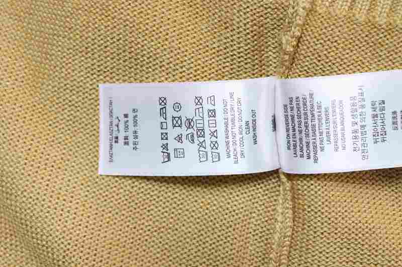 BURBERRY 25FW Equestrian Embroidery Crew Neck Sweater Style 2