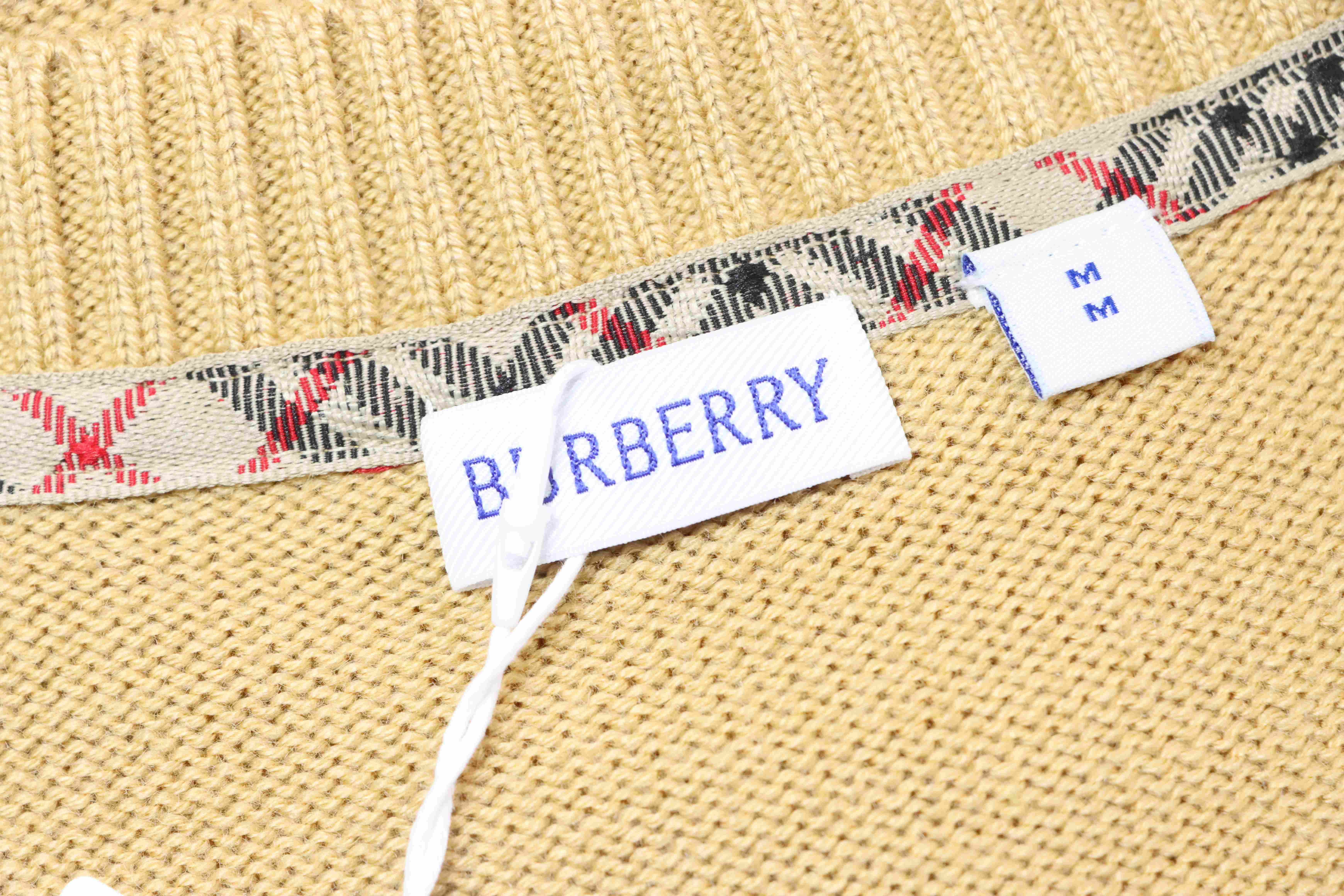 BURBERRY 25FW Equestrian Embroidery Crew Neck Sweater Style 2