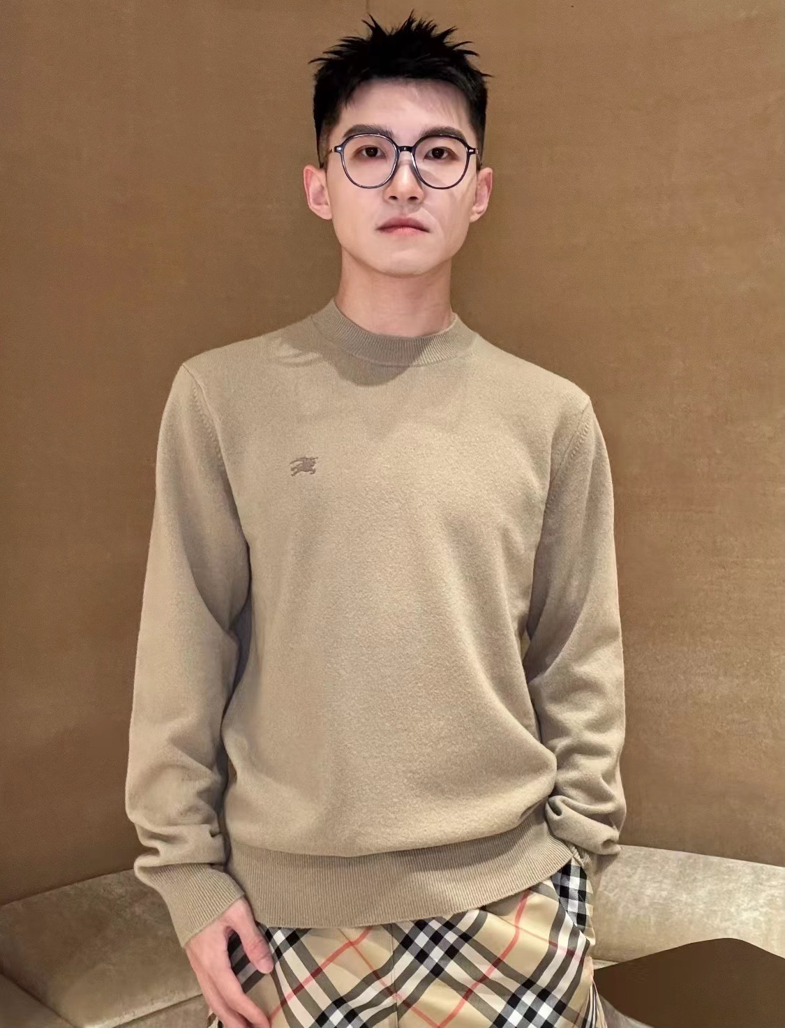 BURBERRY 25FW Equestrian Embroidery Crew Neck Sweater Style 2