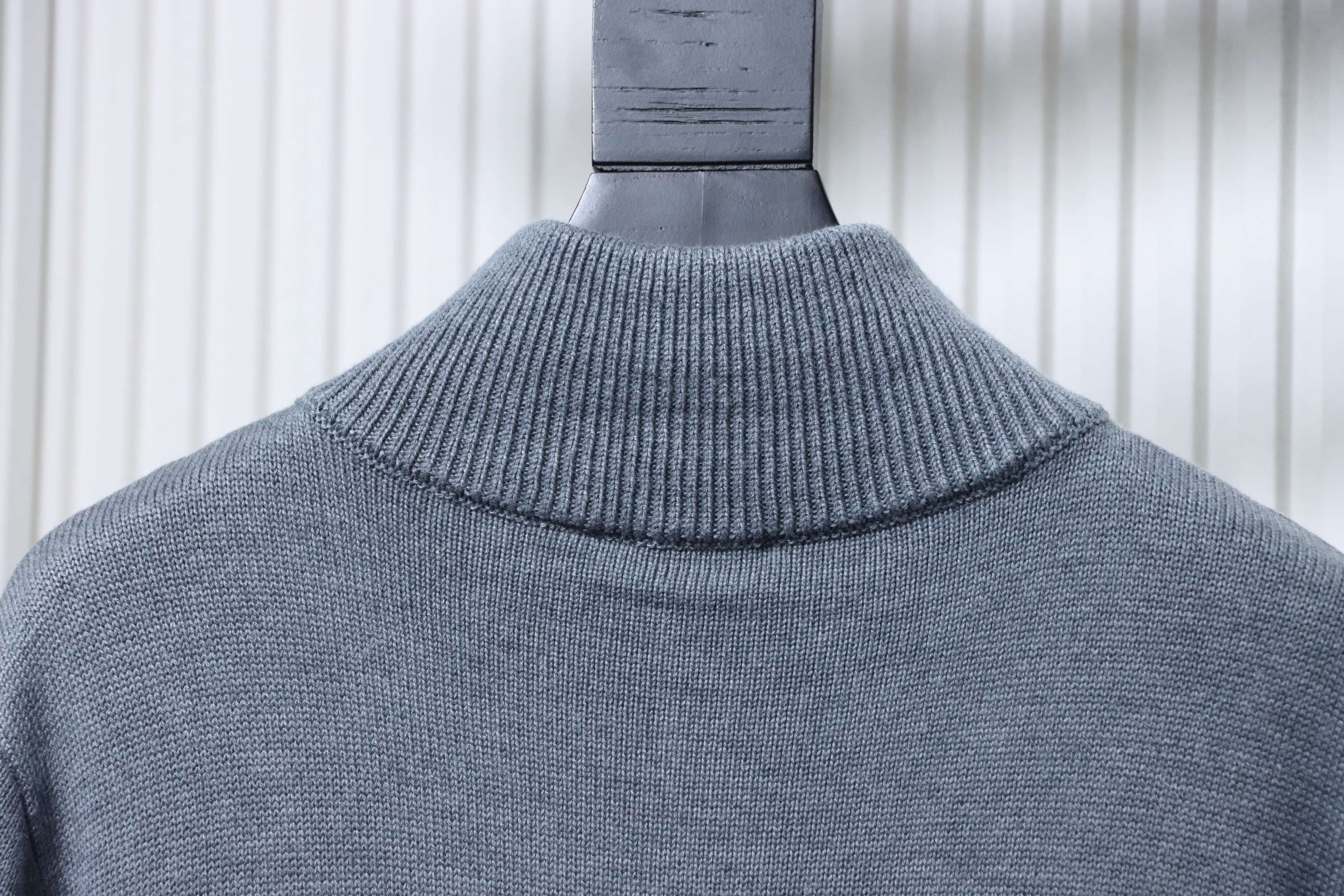 BURBERRY 25FW Equestrian Embroidery Sweater Style 1