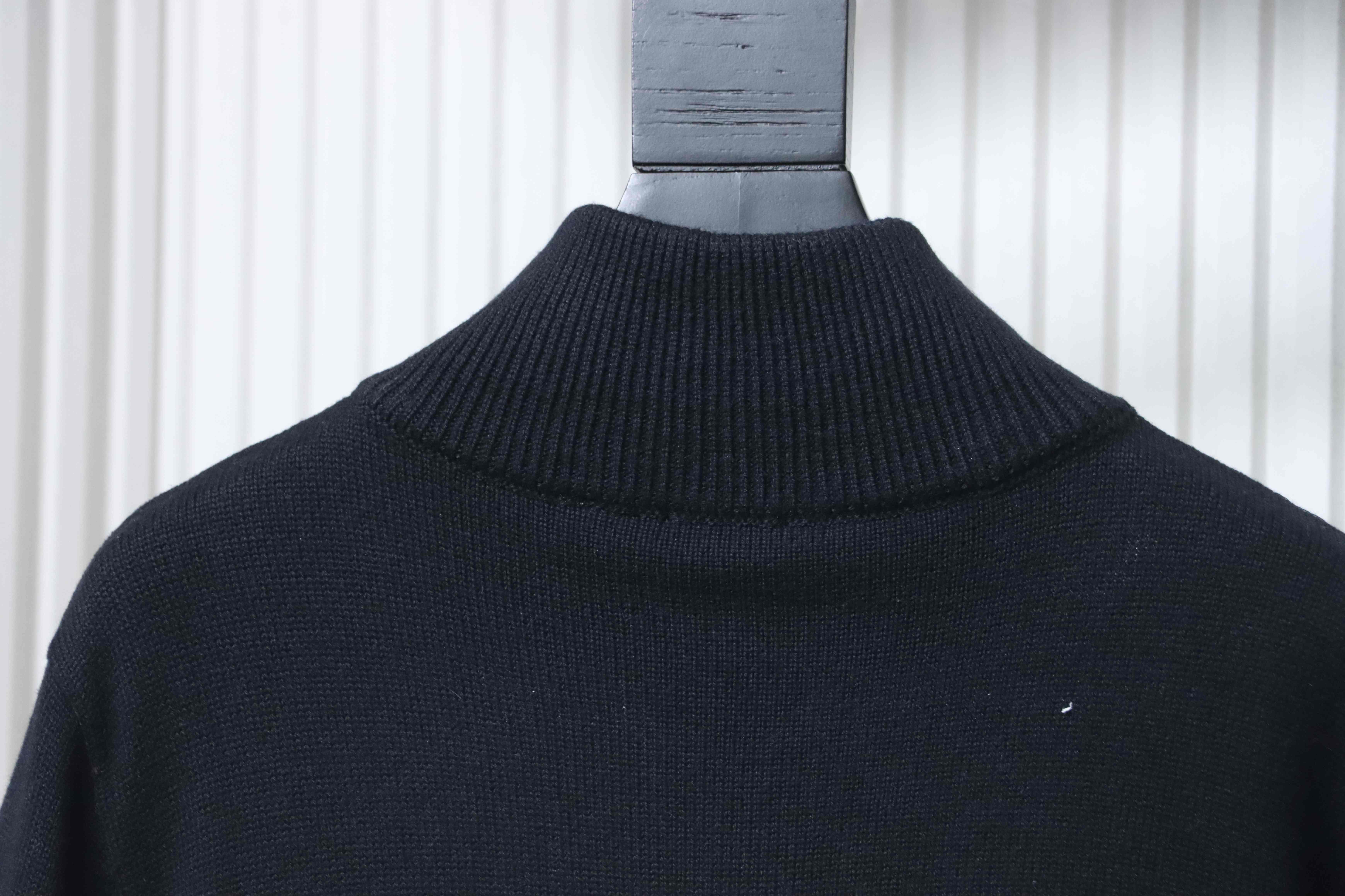 BURBERRY 25FW Equestrian Embroidery Sweater Style 2