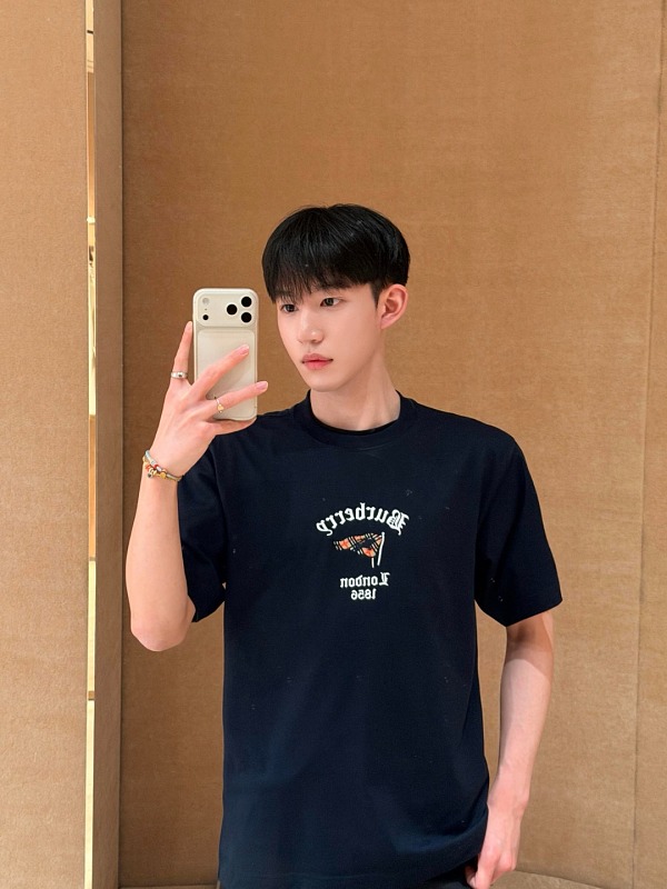 BURBERRY 26SS Embroidered Flag Short Sleeve T-Shirt Style 2